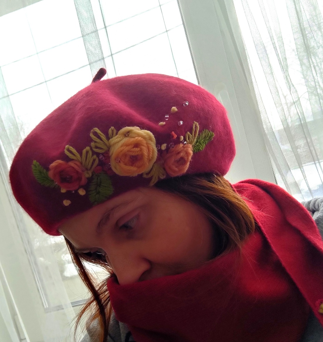 Bereta, fular lânā brodat manual - îmbrăcăminte și modă - eșarfe, pălării, fularuri - căciulă - Artynos.ro