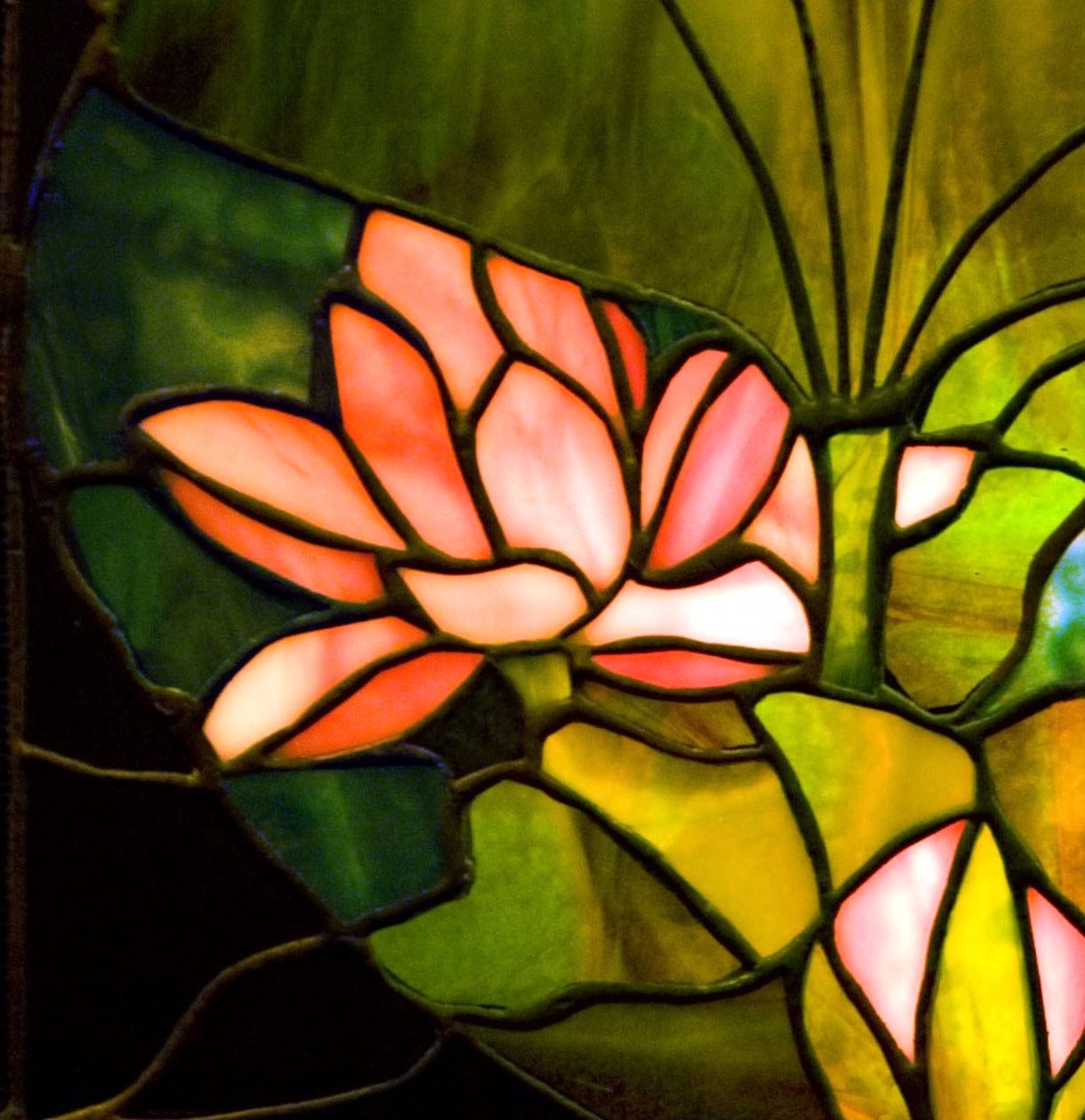 Lotuși Tavi, imagine de perete tiffany luminoasă - casă & stil de viață - decorațiuni de casă - picturi murale - artă murală din sticlă - Artynos.ro