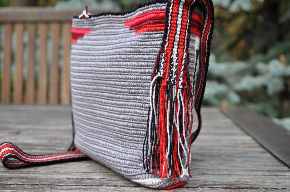 Geanta handmade Transilvania- motiv popular traditional aripile rotilor de moara colectia traditional - geantă și husă - genți de umăr și genți de mână - genți de umăr - Artynos.ro Geanta handmade Transilvania- motiv popular traditional aripile rotilor de moara colectia traditional - geantă și husă - genți de umăr și genți de mână - genți de umăr - Artynos.ro