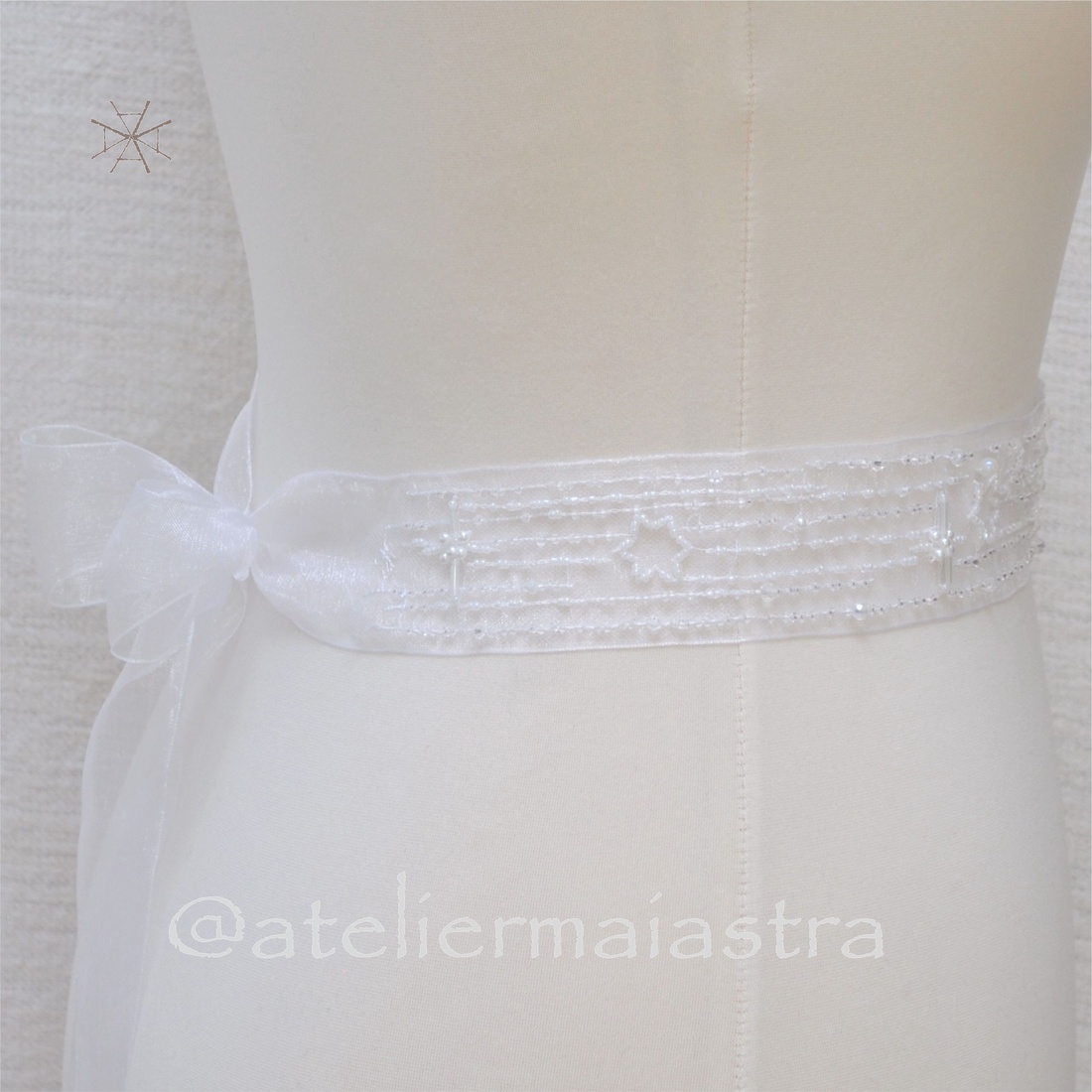 Esarfa dezgatit mireasa Stelute - accesorii nuntă - accesorii de nuntă - curele de nuntă, panglici - Artynos.ro Esarfa dezgatit mireasa Stelute - accesorii nuntă - accesorii de nuntă - curele de nuntă, panglici - Artynos.ro