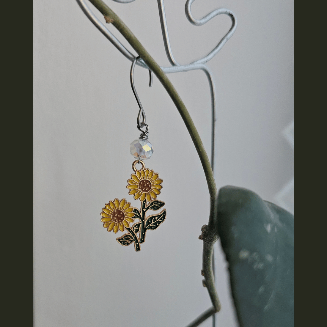 Bijuterie pentru plante / Plant Charm � pandantiv pentru ghiveci - floarea soarelui - casă & stil de viață - decorațiuni de casă - accesorii florale - ghiveci de plante - Artynos.ro
