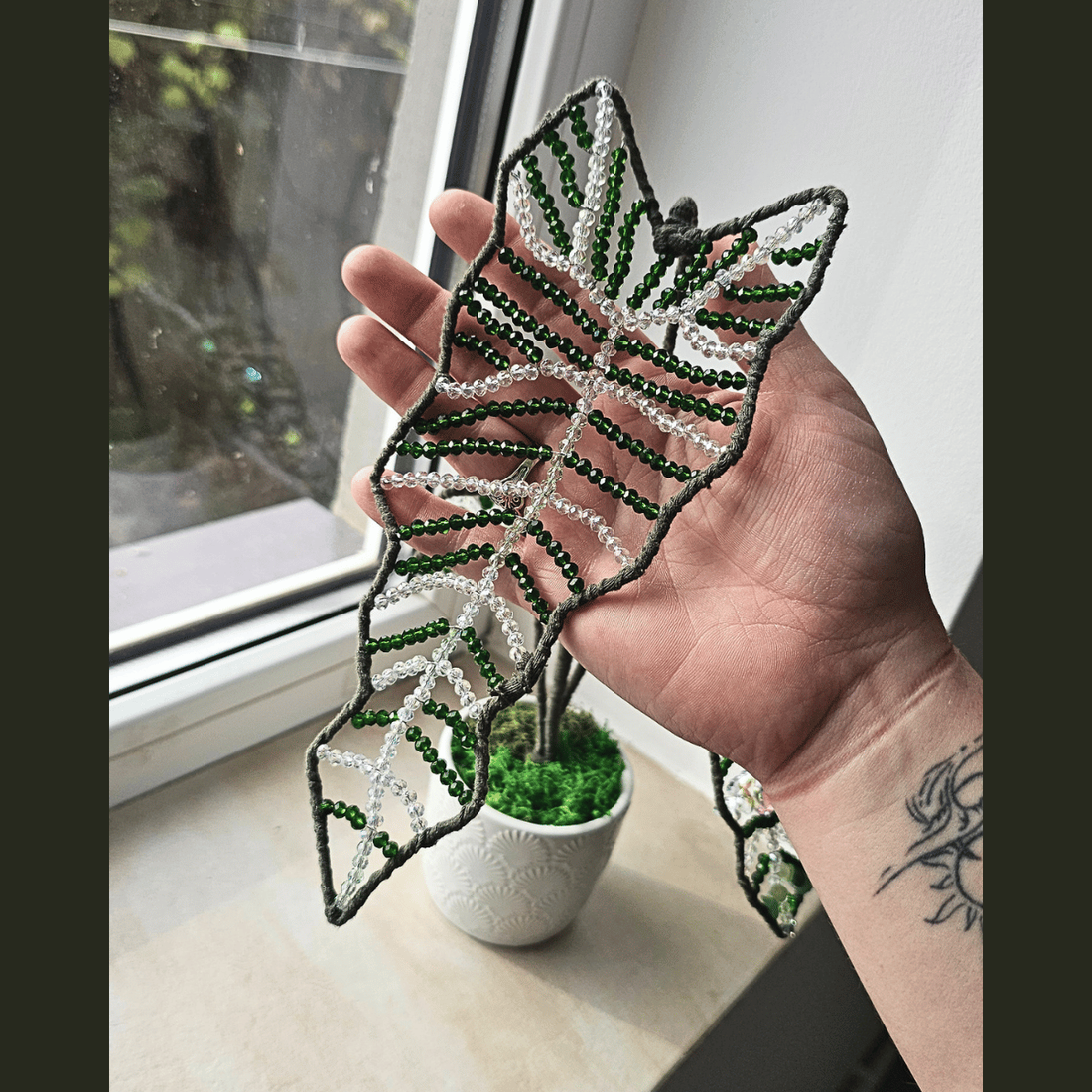 Planta din Cristale - Alocasia 01 - Suncatcher - casă & stil de viață - decorațiuni de casă - accesorii florale - ghiveci de plante - Artynos.ro