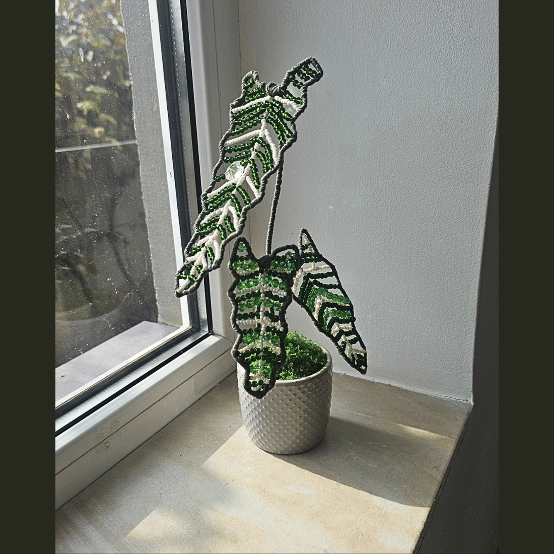 Planta din Cristale - Alocasia 02 - Suncatcher - casă & stil de viață - decorațiuni de casă - accesorii florale - ghiveci de plante - Artynos.ro