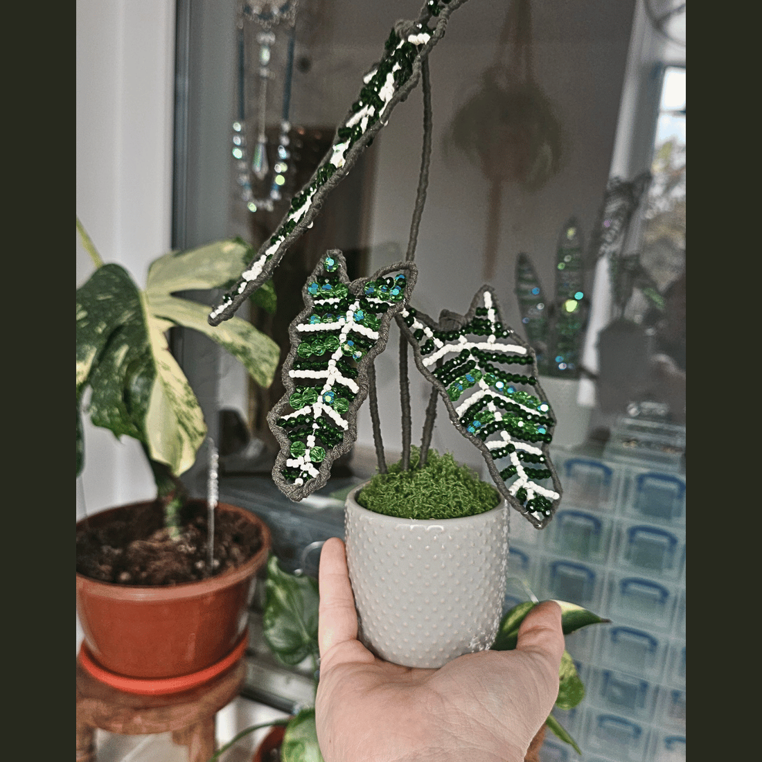 Planta din Cristale - Alocasia 02 - Suncatcher - casă & stil de viață - decorațiuni de casă - accesorii florale - ghiveci de plante - Artynos.ro