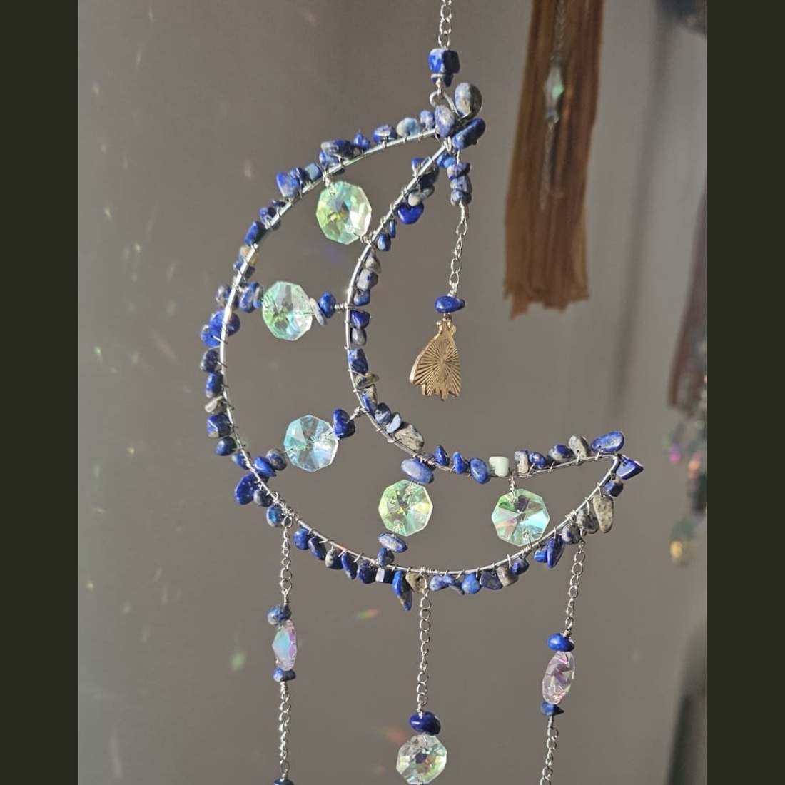Suncatcher - Luna - Prinzator se Soare cu Lapis Lazuli - casă & stil de viață - decorațiuni de casă - decorațiuni de masă și rafturi - copaci din mărgele și sârmă - Artynos.ro