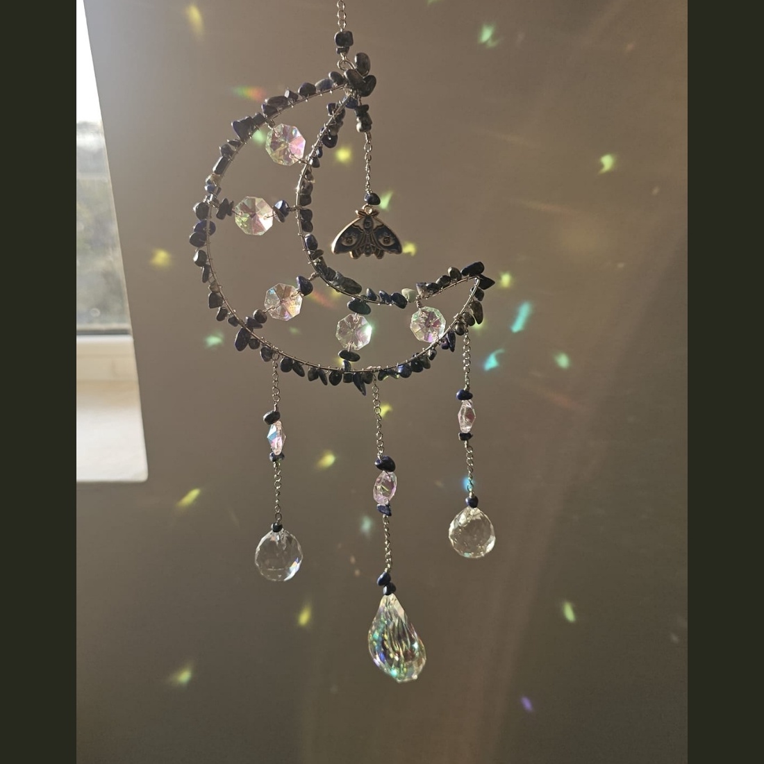 Suncatcher - Luna - Prinzator se Soare cu Lapis Lazuli - casă & stil de viață - decorațiuni de casă - decorațiuni de masă și rafturi - copaci din mărgele și sârmă - Artynos.ro