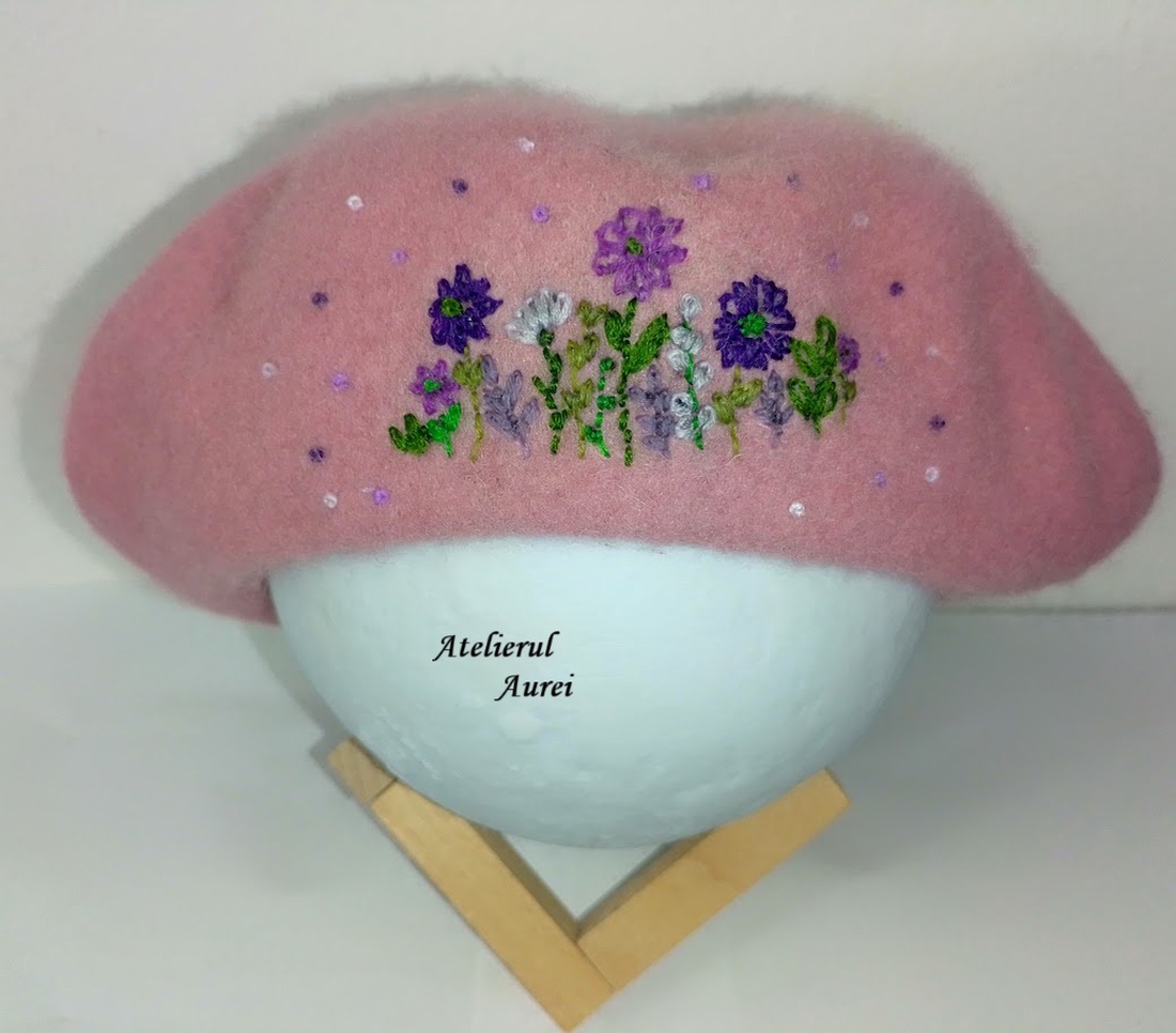 Beretă roz cu flori brodate - îmbrăcăminte și modă - eșarfe, pălării, fularuri - căciulă - Artynos.ro