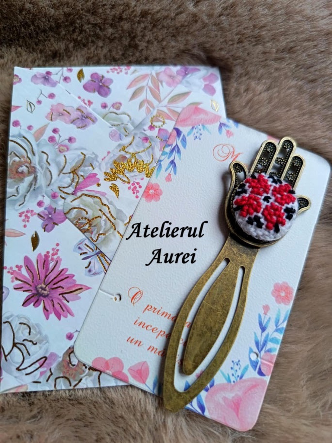 Semn de carte cu motiv traditional - cărți și creații cu tematică muzicală, cadouri - semn de carte - Artynos.ro