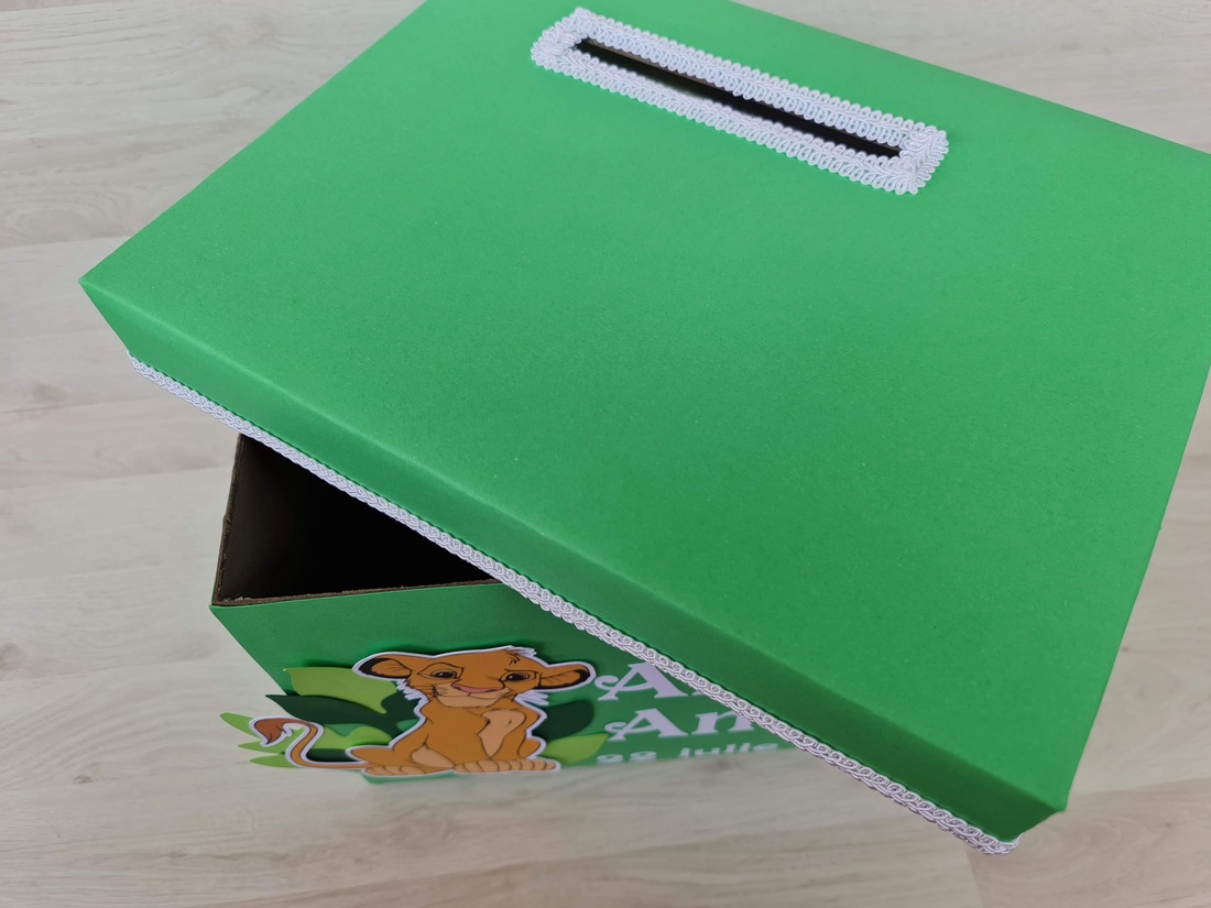 Cutie pentru dar botez baietel Leu jungla - jucării și echipamente pentru copii - daruri de botez - Artynos.ro Cutie pentru dar botez baietel Leu jungla - jucării și echipamente pentru copii - daruri de botez - Artynos.ro