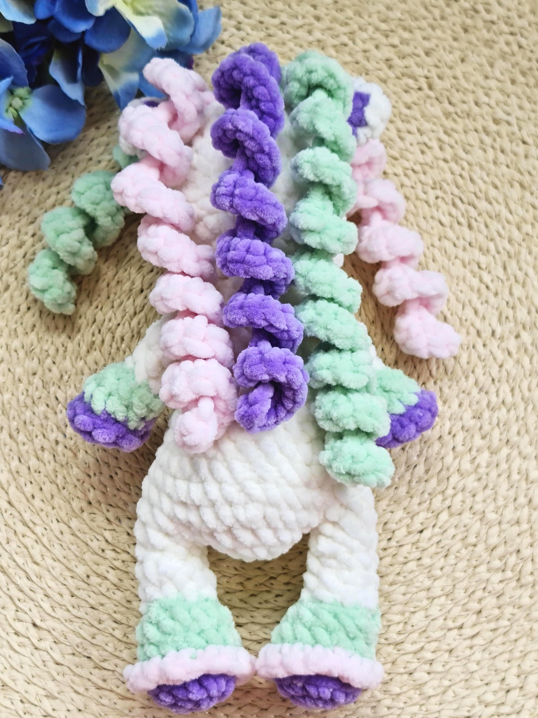 Unicorn de pluș croșetat manual - jucării și echipamente pentru copii - plușuri - unicorn - Artynos.ro Unicorn de pluș croșetat manual - jucării și echipamente pentru copii - plușuri - unicorn - Artynos.ro