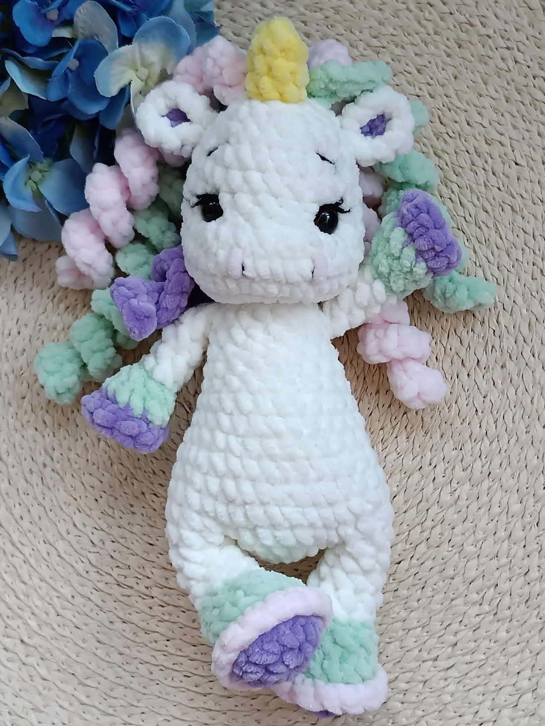 Unicorn de pluș croșetat manual - jucării și echipamente pentru copii - plușuri - unicorn - Artynos.ro Unicorn de pluș croșetat manual - jucării și echipamente pentru copii - plușuri - unicorn - Artynos.ro
