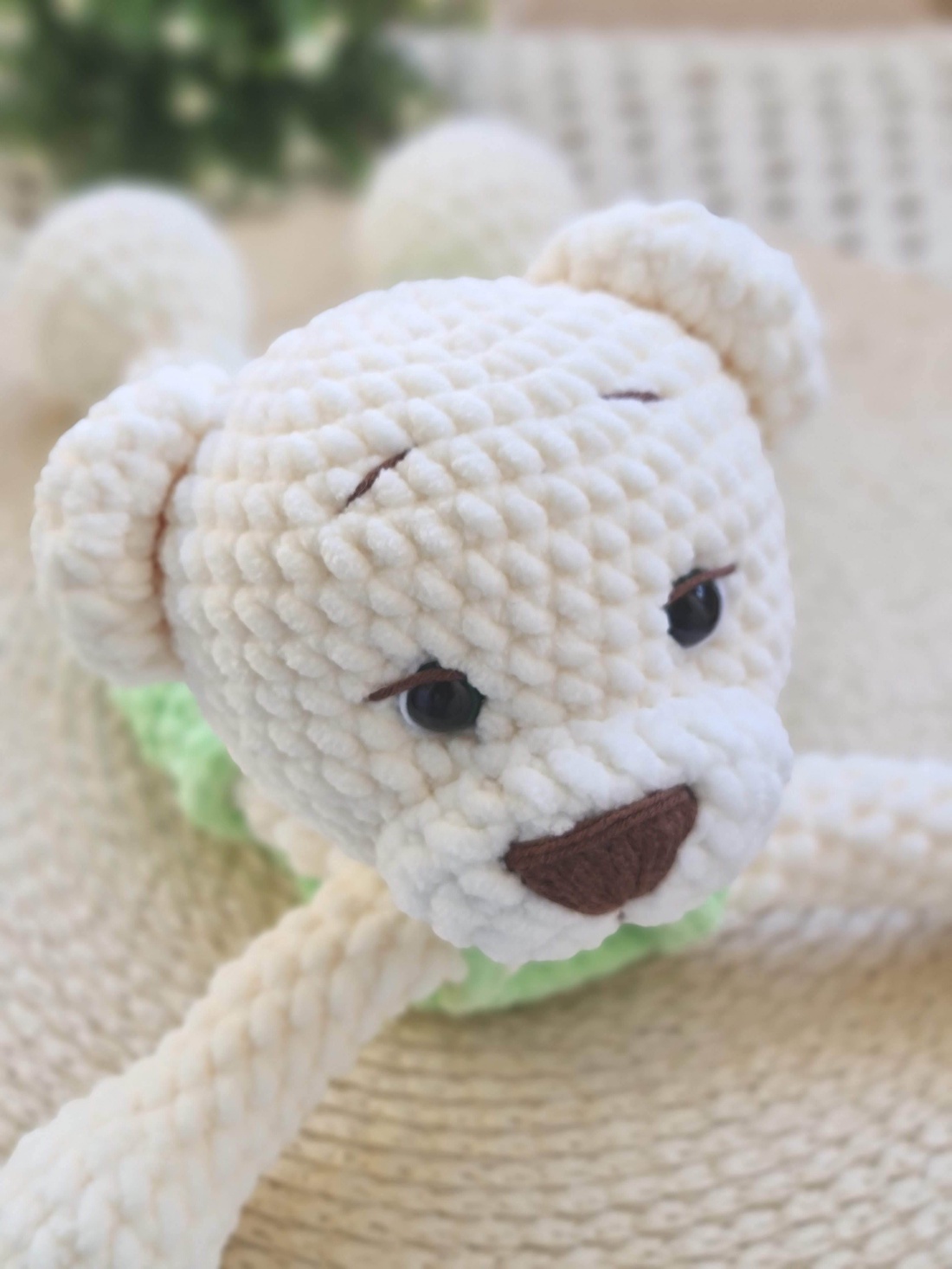 Ursuleț de pluș croșetat manual Norișor, corp moale - jucării și echipamente pentru copii - plușuri - ursuleț de pluș - Artynos.ro