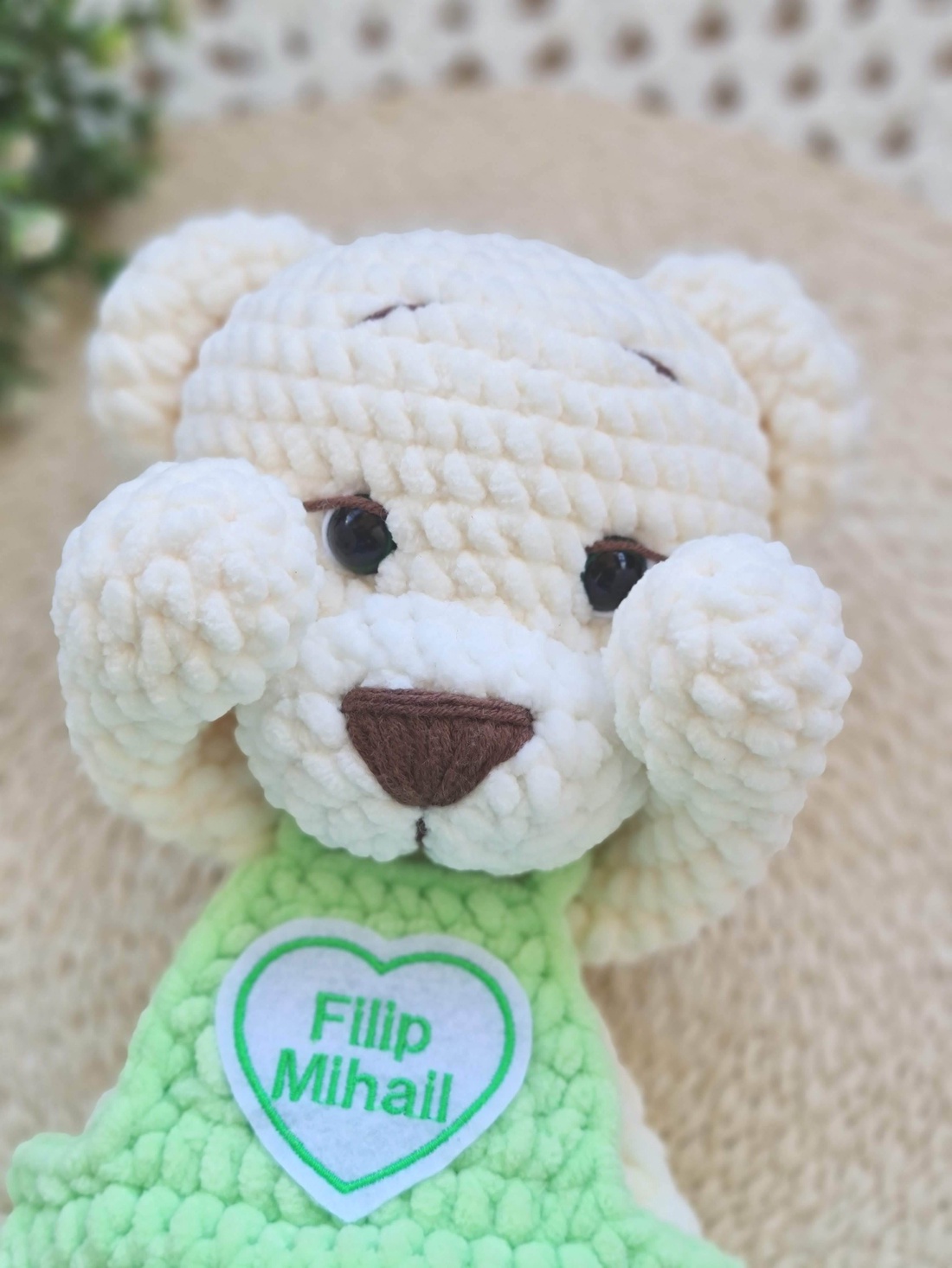 Ursuleț de pluș croșetat manual Norișor, corp moale - jucării și echipamente pentru copii - plușuri - ursuleț de pluș - Artynos.ro