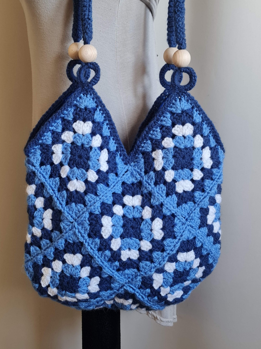 Geantă croșetată manual, nuanțe de albastru  - genți și portofele - genți de mână și umăr - geantă mare - Artynos.ro
