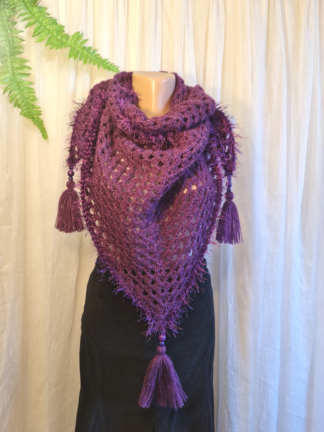 Șal triunghiular croșetat manual ANA - îmbrăcăminte și modă - eșarfe, pălării, fularuri - șaluri - Artynos.ro