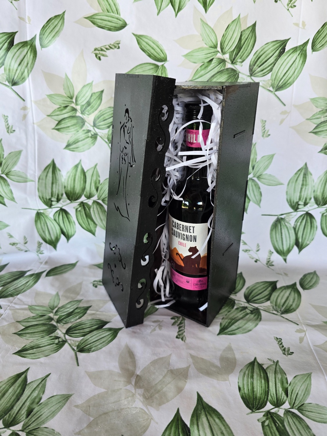 Set Cadou Personalizat pentru Nași Tocător Gravat Cutie pentru Vin - accesorii nuntă - amintiri și cadouri de nuntă - cadou nuntă - pahar de nuntă, set de sticlă - Artynos.ro