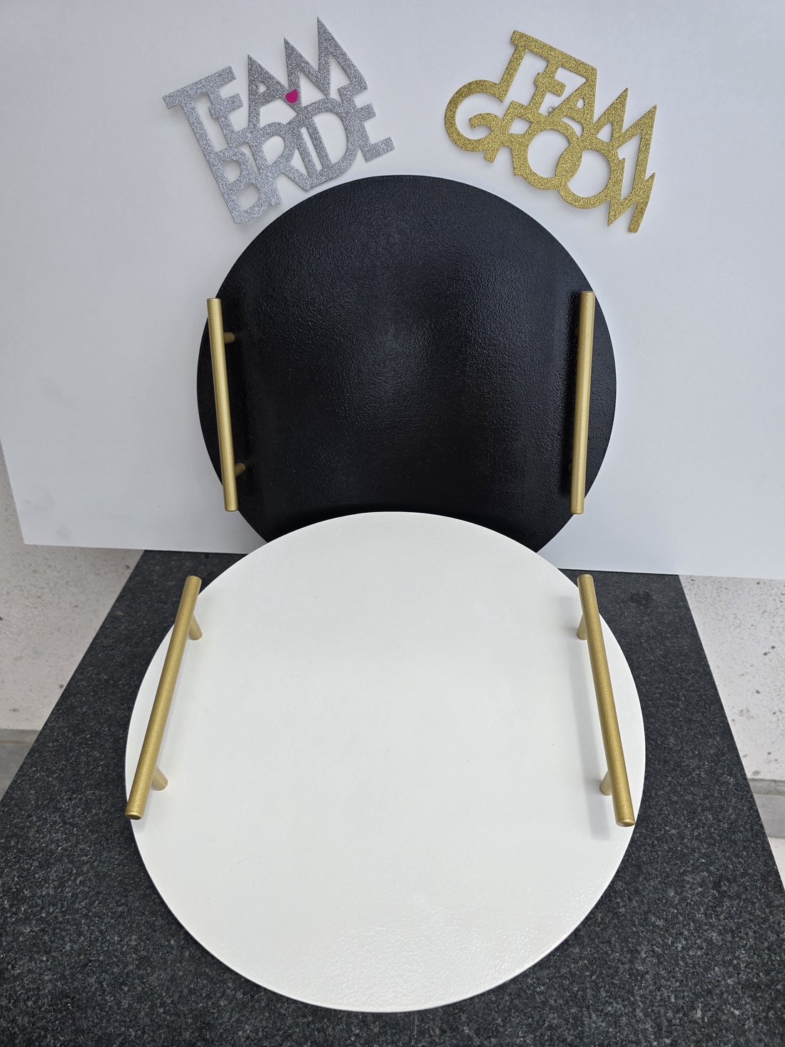 Tăviță Elegant White Alb Lucios, cu mânere aurii - accesorii nuntă - accesorii de nuntă - suport verighete și perne pentru inele - Artynos.ro