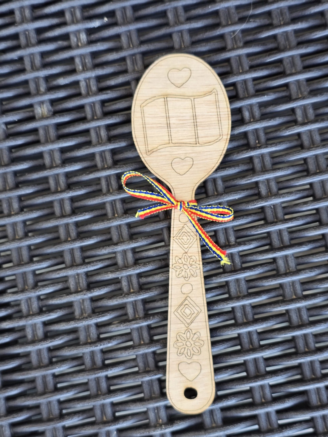 Lingură tradițională din lemn blank pentru pictat și personalizat, model popular românesc - accessorii și unelte - lemn - alte produse din lemn - Artynos.ro
