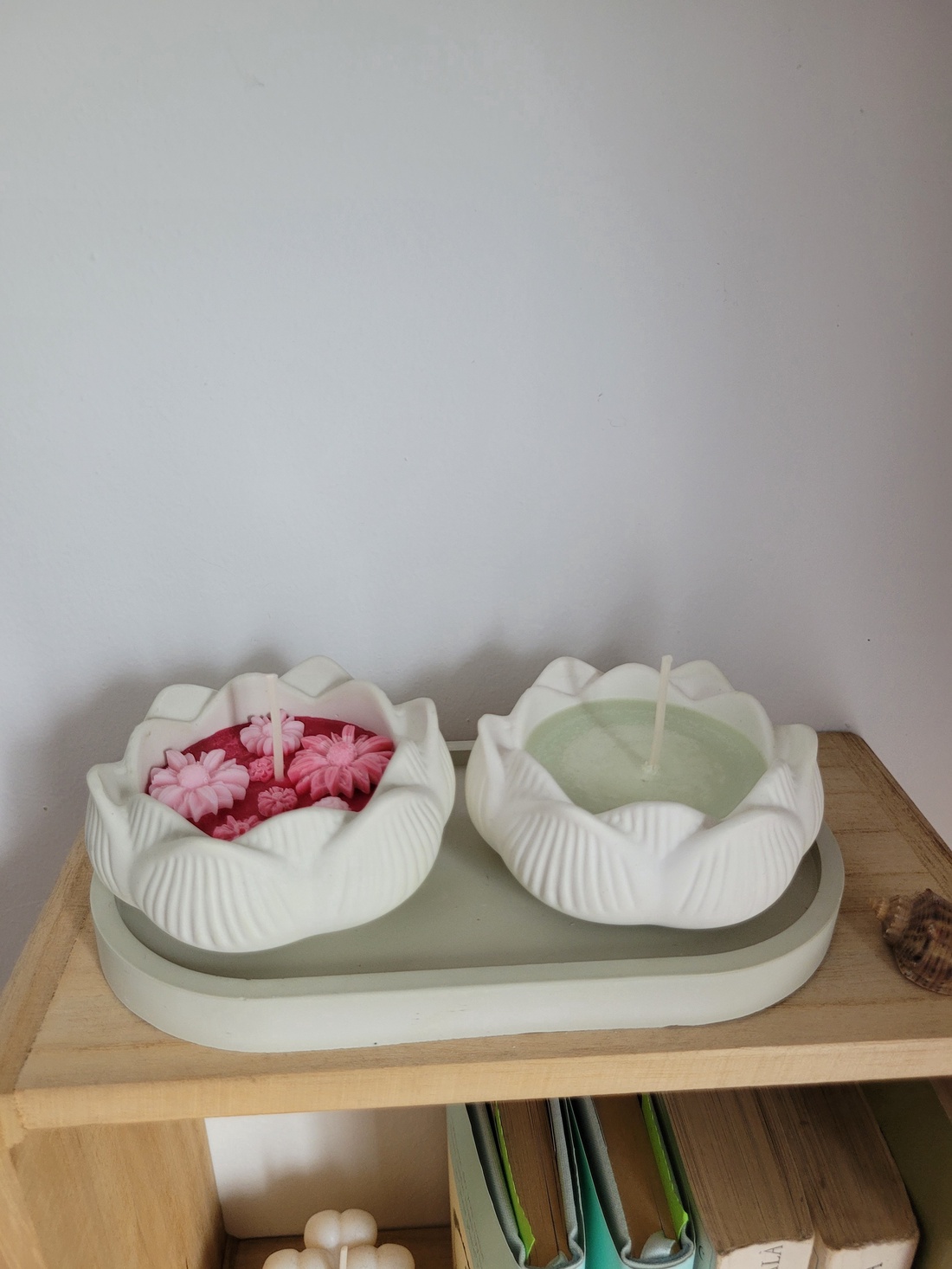 Set 2 lumanari handmade floare de lotus - casă & stil de viață - lumânări, parfumuri, arome - lumânări artizanale - Artynos.ro