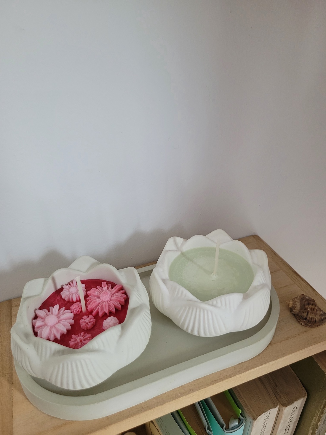 Set 2 lumanari handmade floare de lotus - casă & stil de viață - lumânări, parfumuri, arome - lumânări artizanale - Artynos.ro