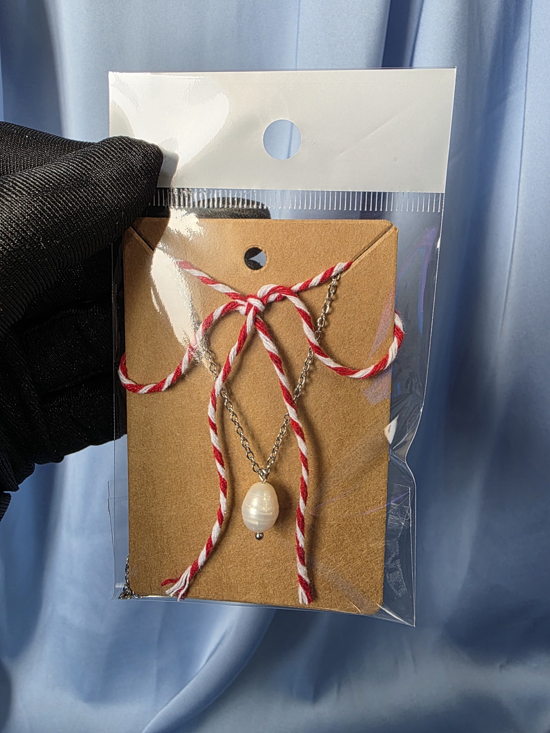 Mărțișor Lanț din oțel inoxidabil  și perlă de cultură  - bijuterii - mărțișor - Artynos.ro