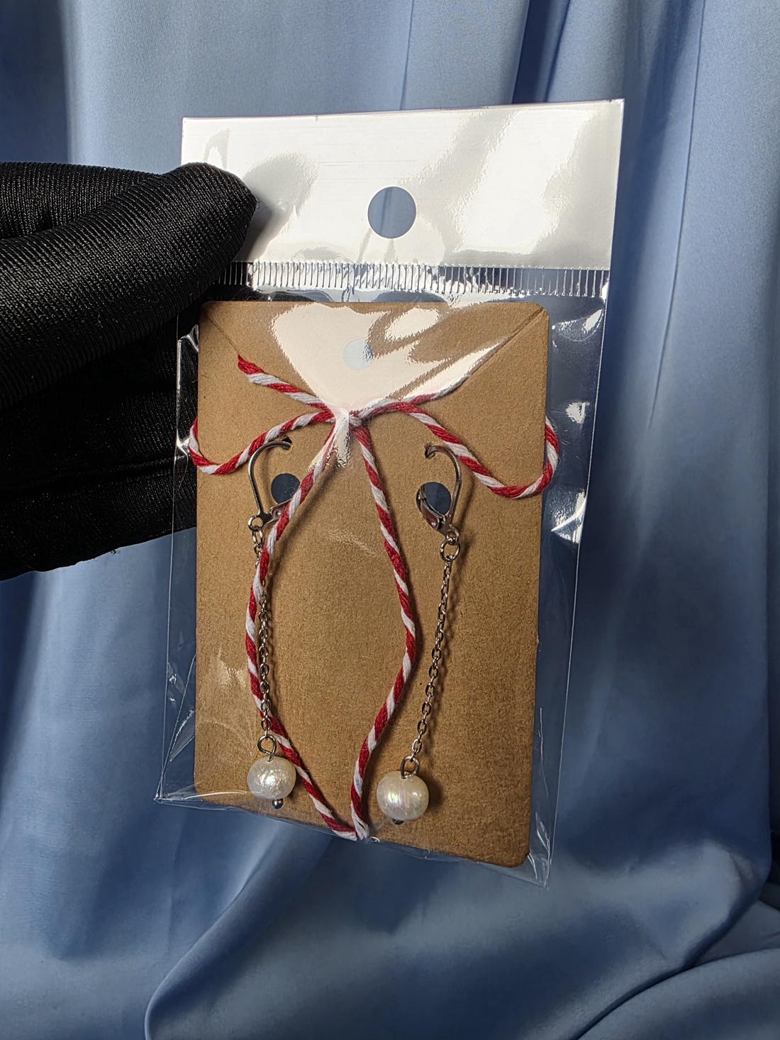 Martisor cercei din oțel inoxidabil și perlă de cultură  - bijuterii - mărțișor - Artynos.ro