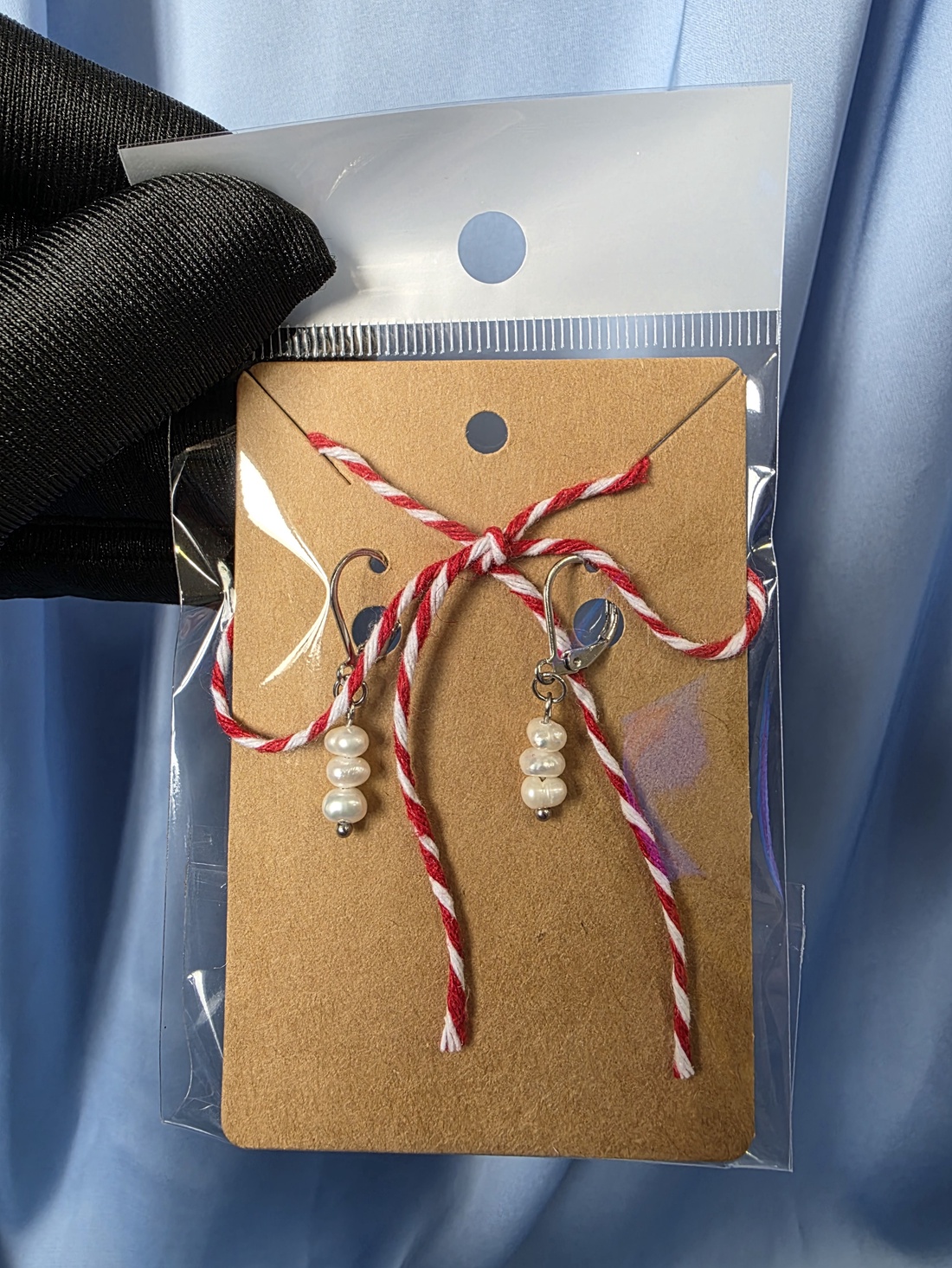 Martisor cercei din oțel inoxidabil și perlă de cultură  - bijuterii - mărțișor - Artynos.ro