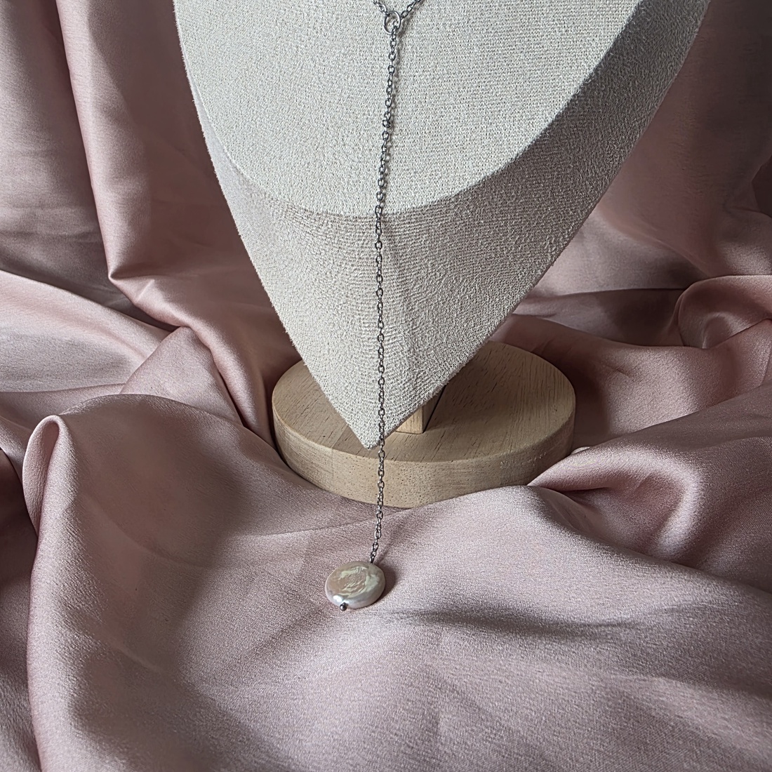 Colier lung din oțel inoxidabil și perle de cultură  - bijuterii - coliere - coliere cu pandative - Artynos.ro