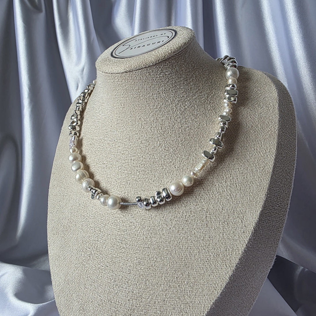 Colier din perle de cultură și hematite, cu lanț din oțel inoxidabil. - bijuterii - coliere - coliere din perle - Artynos.ro