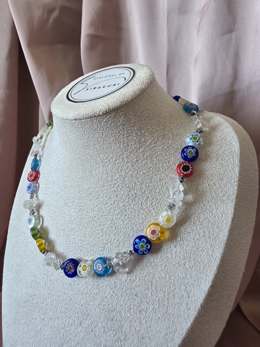 Colier handmade cu pietre naturale asociate celor 7 chakre, realizat pentru a îmbina frumusețea cristalelor cu semnifica - bijuterii - coliere - coliere din mărgele - Artynos.ro
