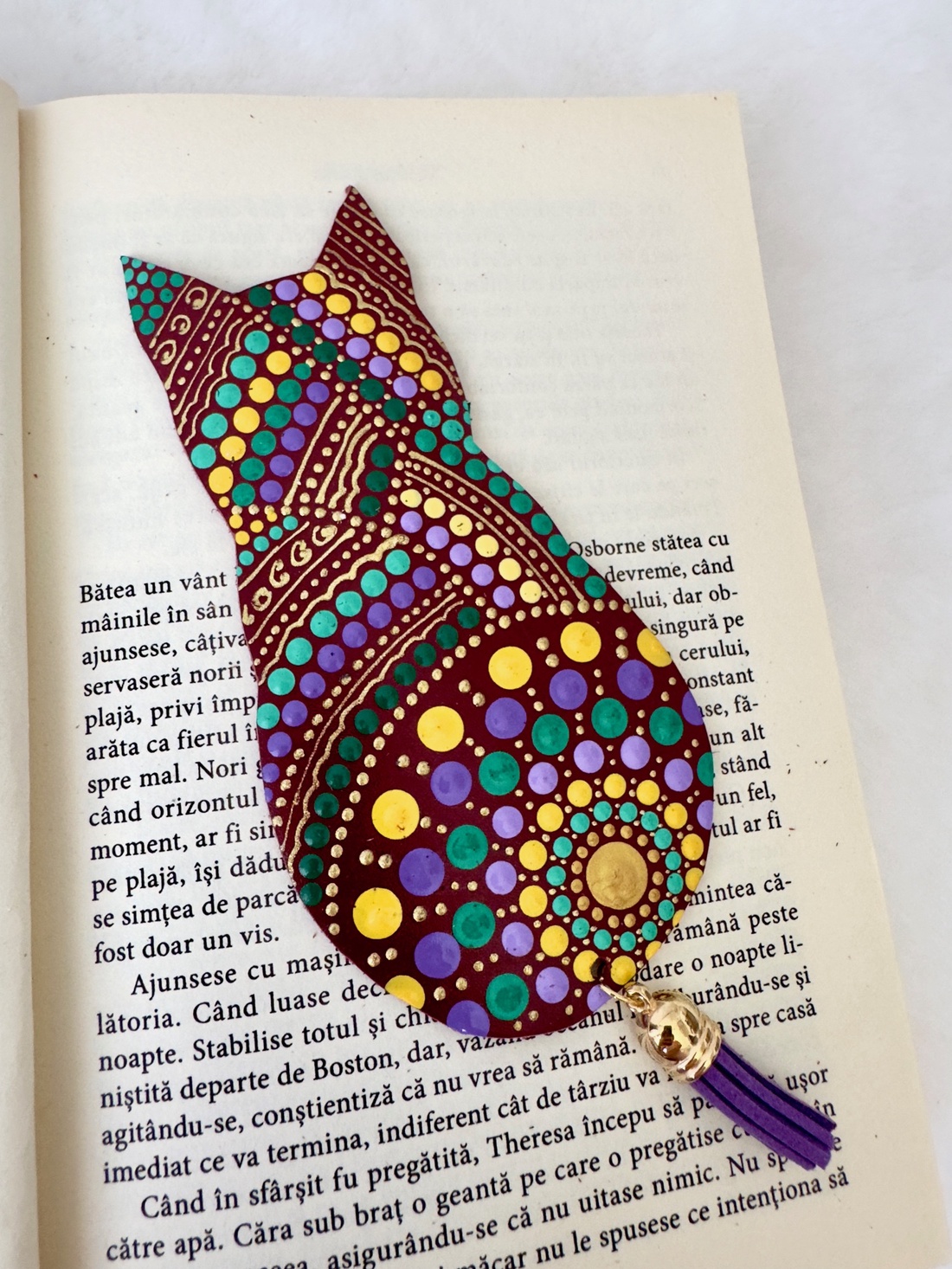 Semn de carte din piele pretty Cat - cărți și creații cu tematică muzicală, cadouri - semn de carte - Artynos.ro Semn de carte din piele pretty Cat - cărți și creații cu tematică muzicală, cadouri - semn de carte - Artynos.ro