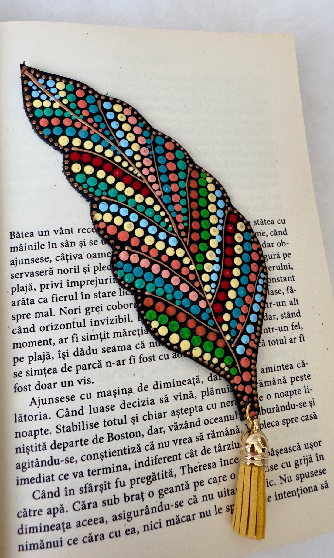 Semn de carte piele naturala - cărți și creații cu tematică muzicală, cadouri - semn de carte - Artynos.ro Semn de carte piele naturala - cărți și creații cu tematică muzicală, cadouri - semn de carte - Artynos.ro