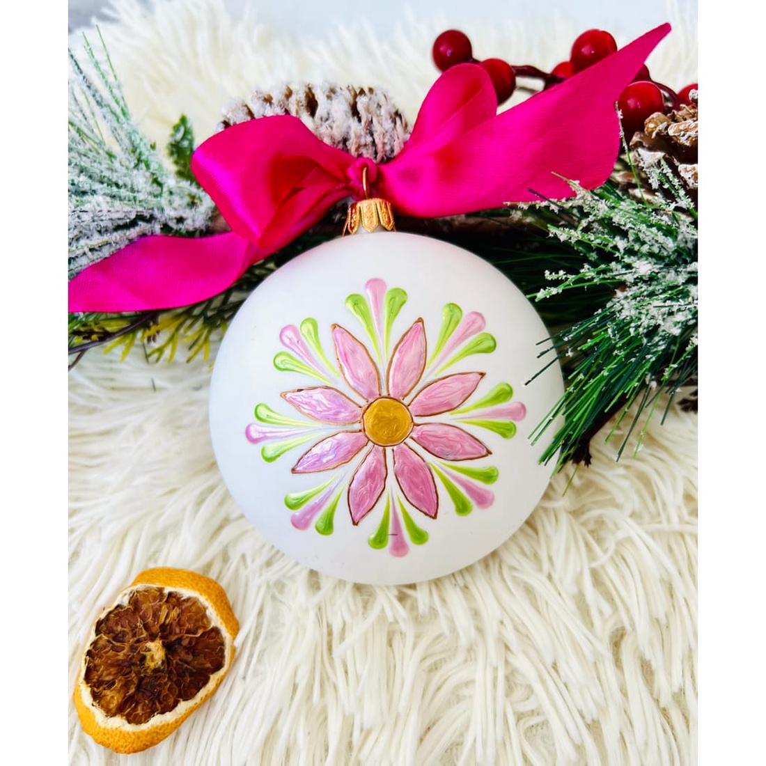 Glob pictat manual  Pure Pink - crăciun - decorațiuni de crăciun de casă - globuri de crăciun - Artynos.ro