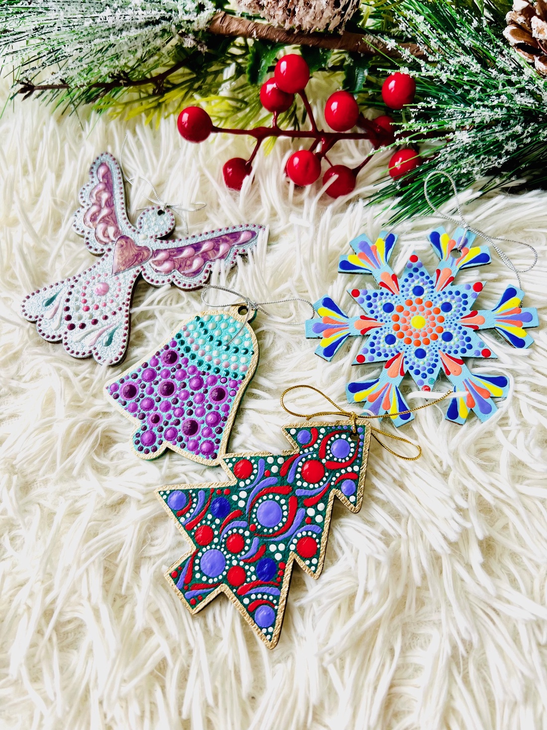 Set din lemn decoratiuni brad- pictate manual - 2 - crăciun - decorațiuni de crăciun de casă - figurine pentru pomul de crăciun - Artynos.ro Set din lemn decoratiuni brad- pictate manual - 2 - crăciun - decorațiuni de crăciun de casă - figurine pentru pomul de crăciun - Artynos.ro