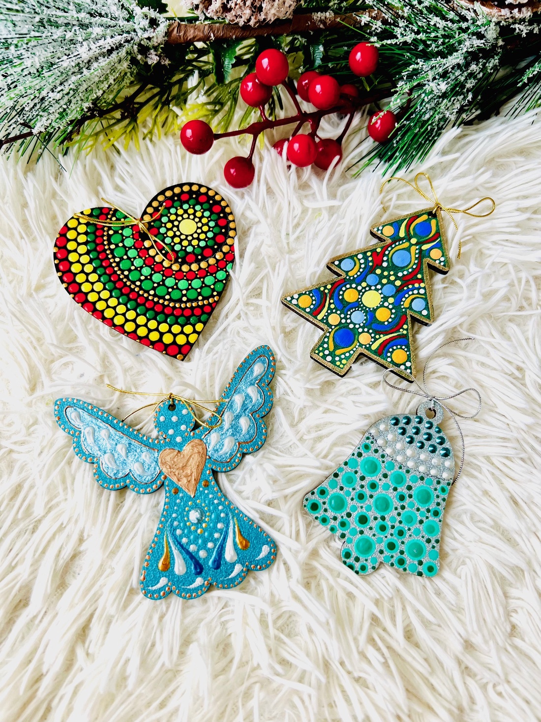 Set decoratiuni lemn Craciun -Pictat manual 3 - crăciun - decorațiuni de crăciun de casă - figurine pentru pomul de crăciun - Artynos.ro Set decoratiuni lemn Craciun -Pictat manual 3 - crăciun - decorațiuni de crăciun de casă - figurine pentru pomul de crăciun - Artynos.ro