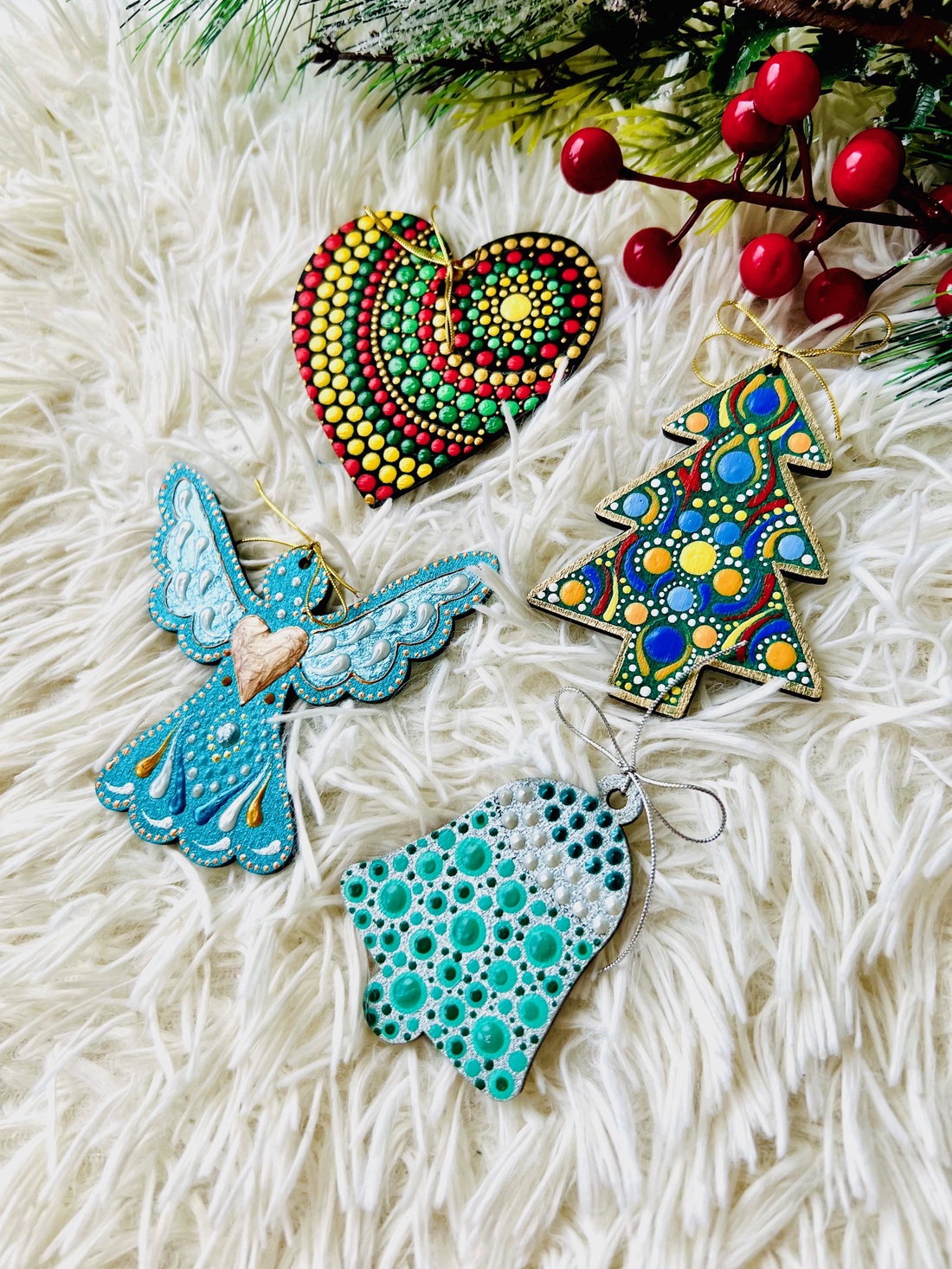 Set decoratiuni lemn Craciun -Pictat manual 3 - crăciun - decorațiuni de crăciun de casă - figurine pentru pomul de crăciun - Artynos.ro Set decoratiuni lemn Craciun -Pictat manual 3 - crăciun - decorațiuni de crăciun de casă - figurine pentru pomul de crăciun - Artynos.ro