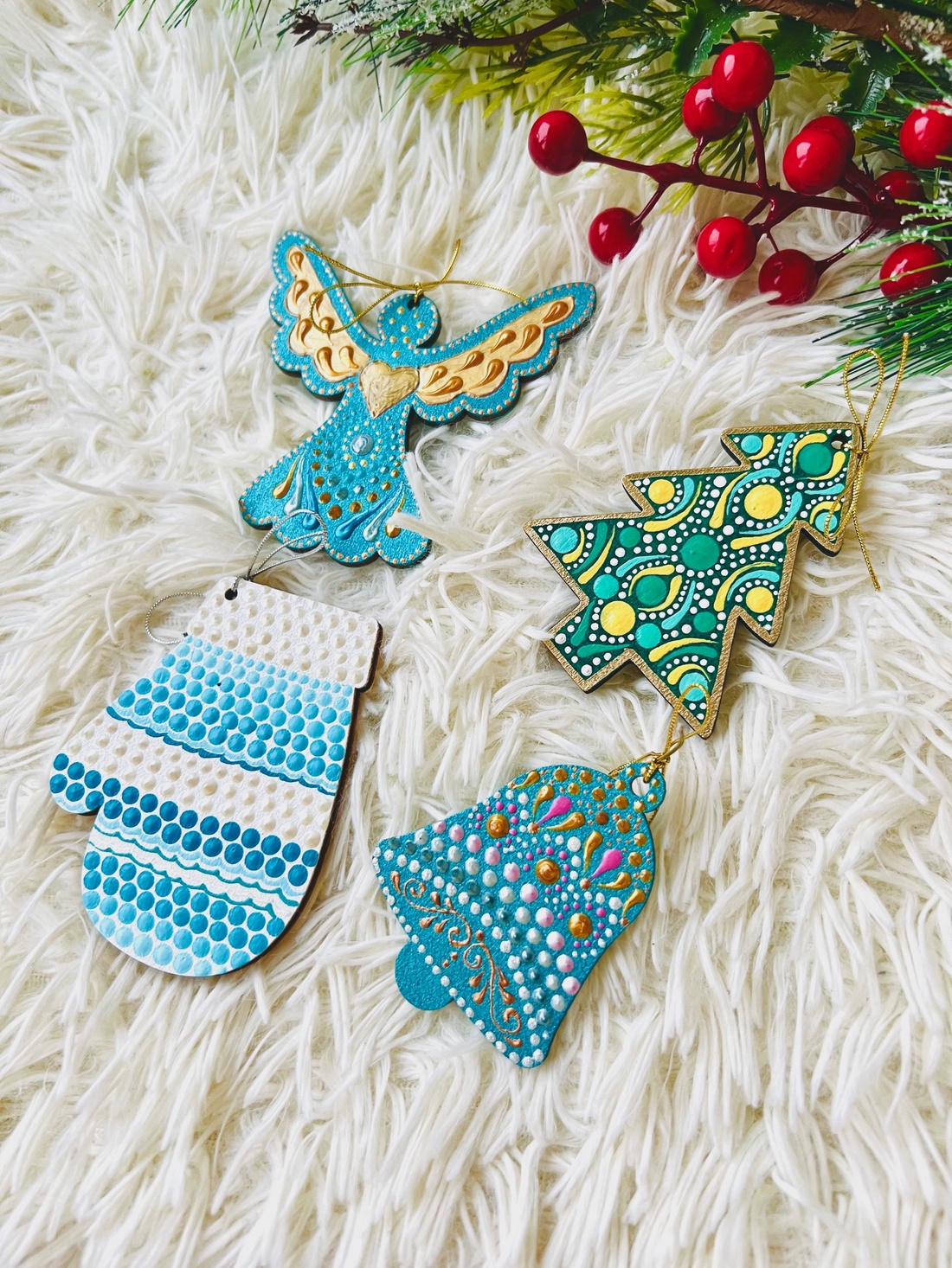 Set decoratiuni lemn Craciun -Pictat manual 6 - crăciun - decorațiuni de crăciun de casă - figurine pentru pomul de crăciun - Artynos.ro Set decoratiuni lemn Craciun -Pictat manual 6 - crăciun - decorațiuni de crăciun de casă - figurine pentru pomul de crăciun - Artynos.ro