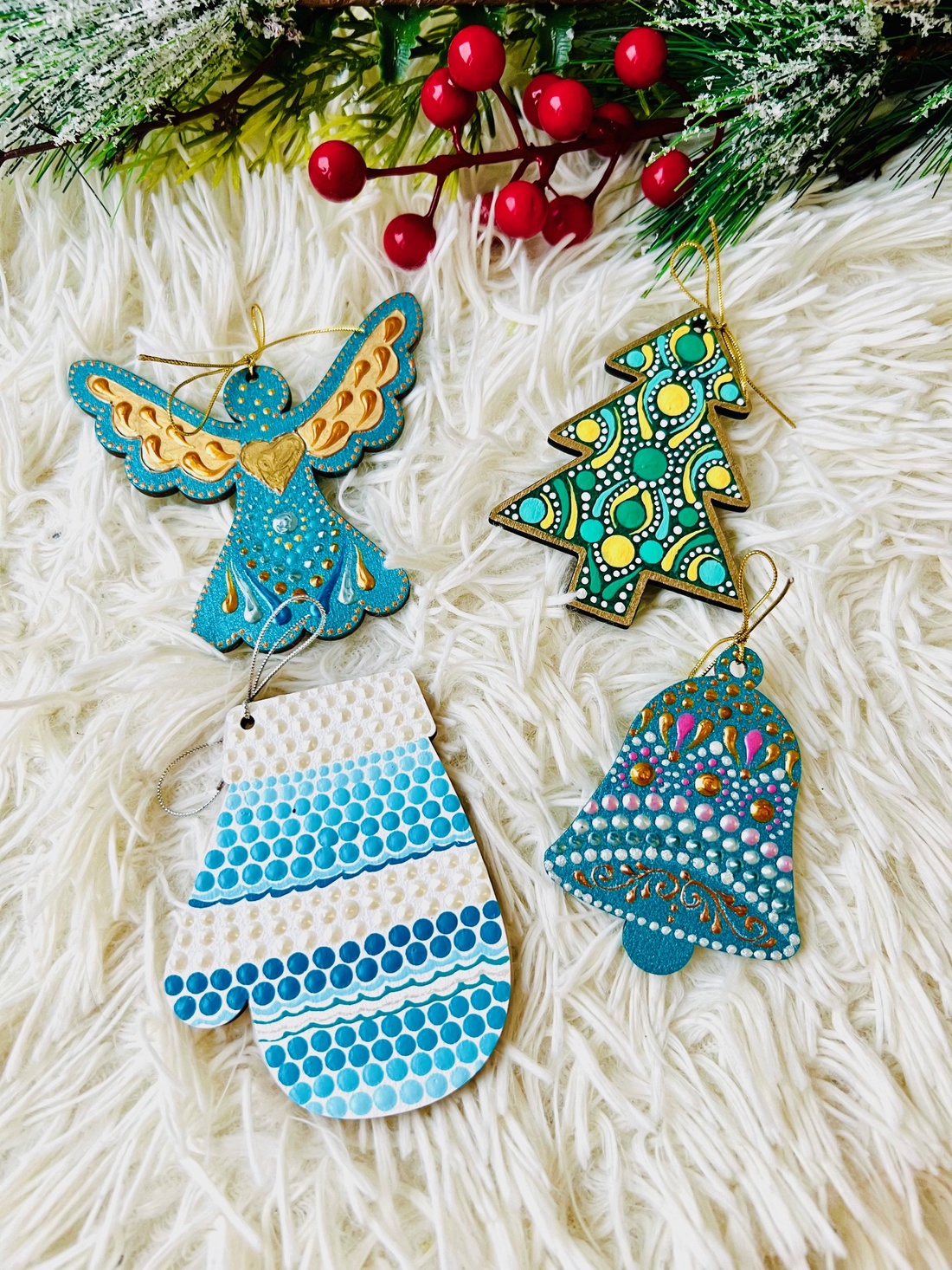 Set decoratiuni lemn Craciun -Pictat manual 6 - crăciun - decorațiuni de crăciun de casă - figurine pentru pomul de crăciun - Artynos.ro Set decoratiuni lemn Craciun -Pictat manual 6 - crăciun - decorațiuni de crăciun de casă - figurine pentru pomul de crăciun - Artynos.ro