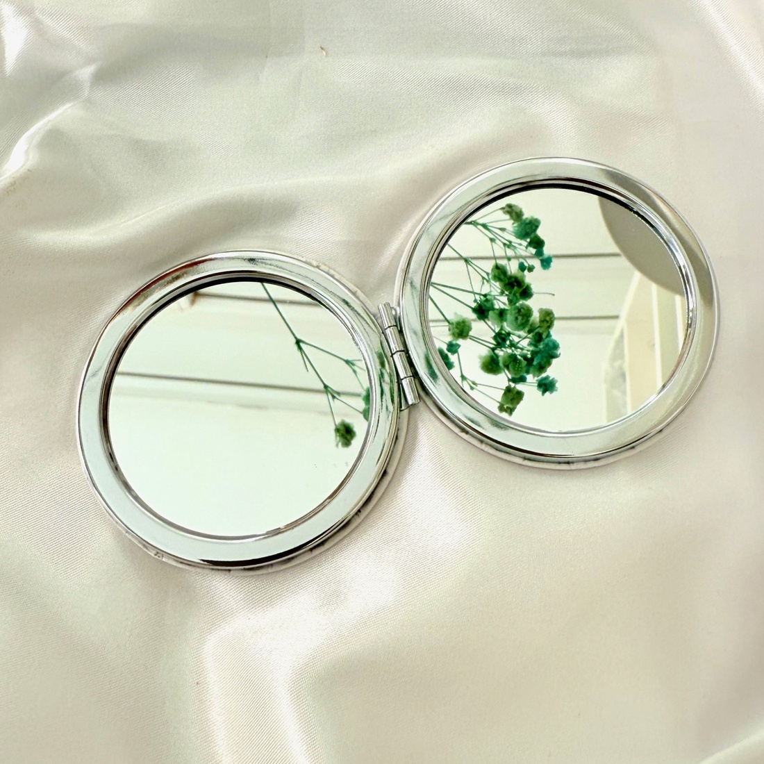 Oglinda rotunda-pictata manual - mandala  - baie și frumusețe - accesorii pentru îngrijirea feței - accesorii machiaj - Artynos.ro