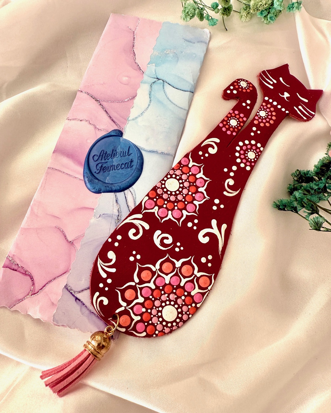 Semn de carte piele naturala Vivi cat - cărți și creații cu tematică muzicală, cadouri - semn de carte - Artynos.ro