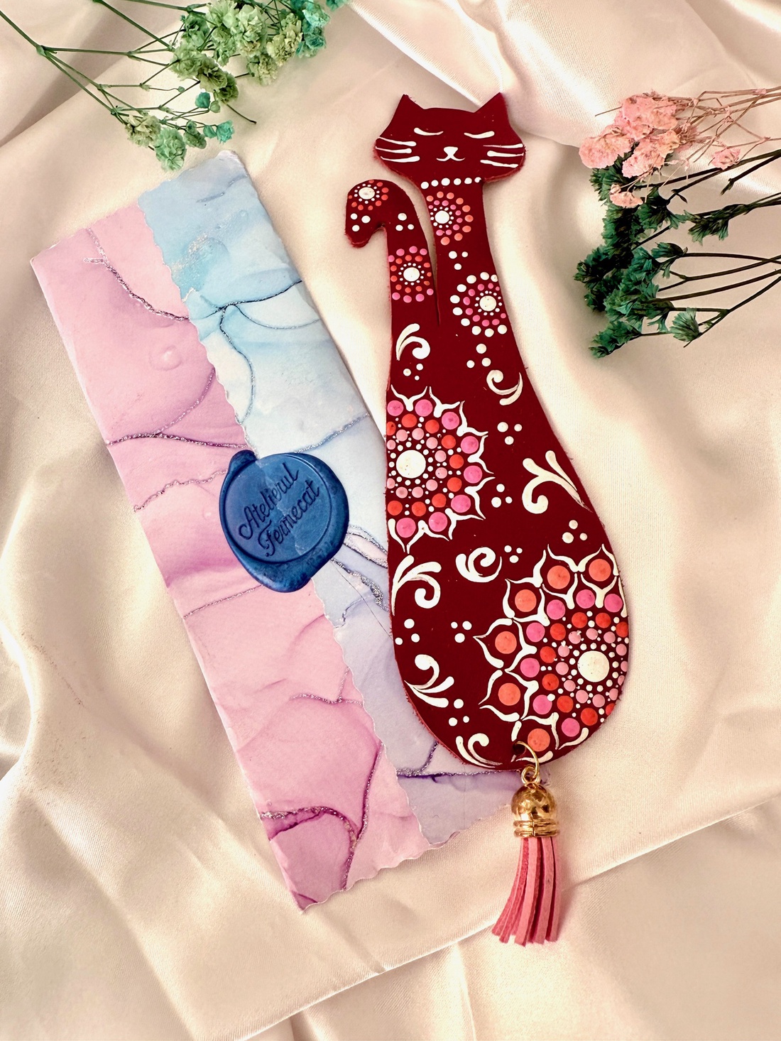 Semn de carte piele naturala Vivi cat - cărți și creații cu tematică muzicală, cadouri - semn de carte - Artynos.ro