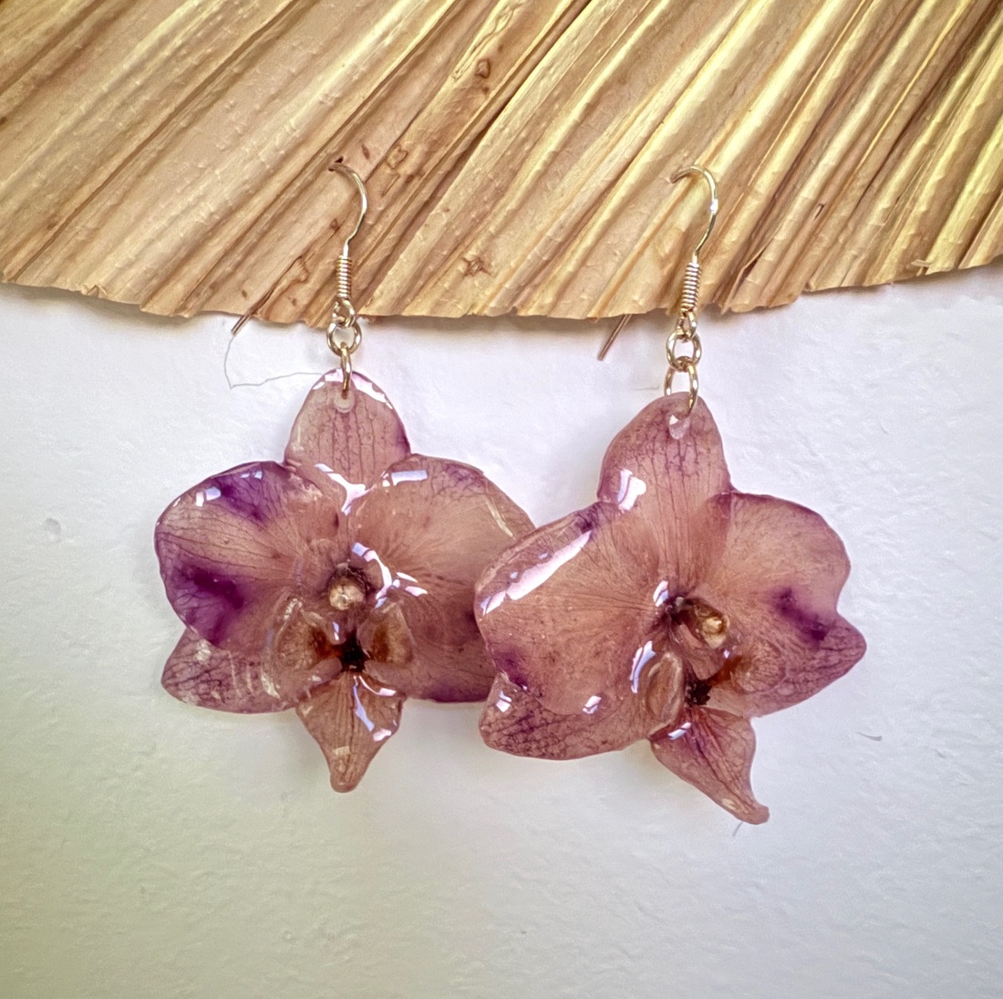 Cercei din argint 925 cu orhidee naturale în rășină - bijuterii - cercei - cercei din rășină - Artynos.ro