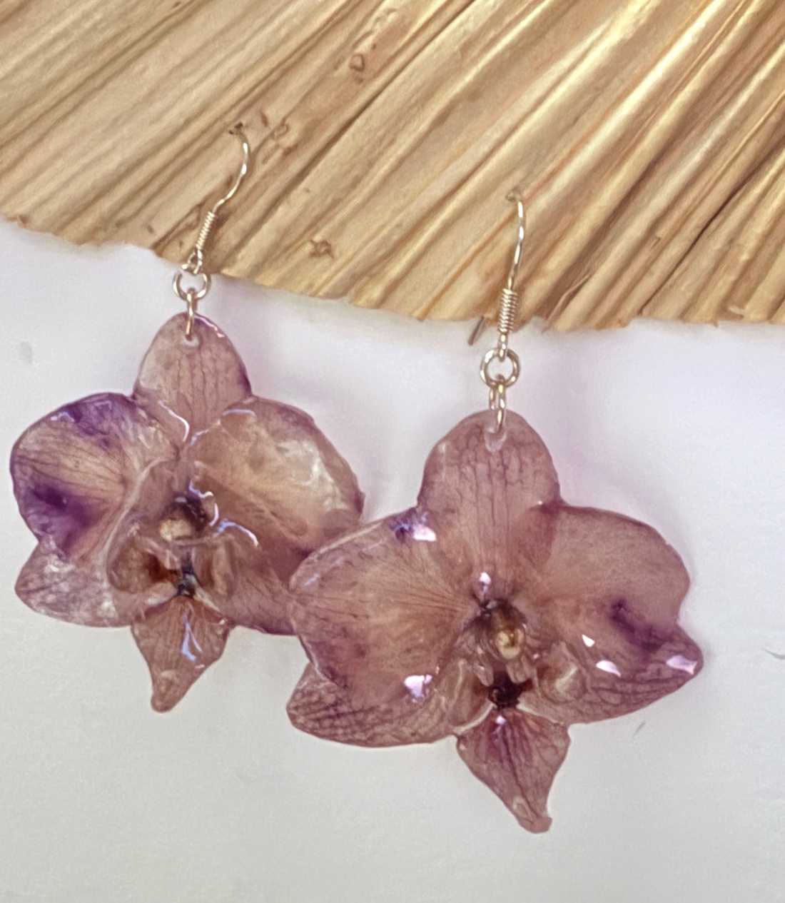 Cercei din argint 925 cu orhidee naturale în rășină - bijuterii - cercei - cercei din rășină - Artynos.ro