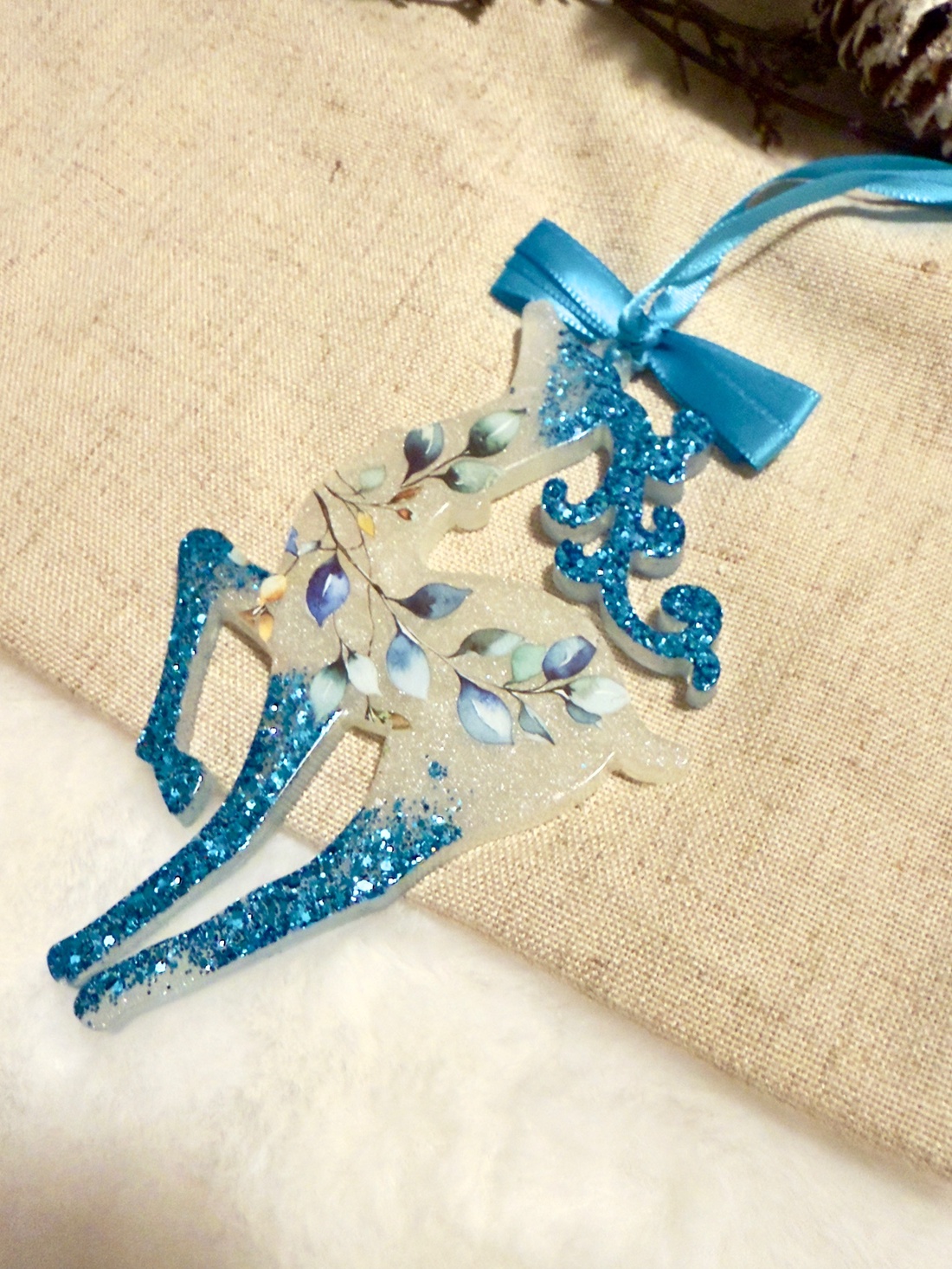 Ren în Stil Nordic Rășină Epoxidică cu Sclipici - crăciun - decorațiuni de crăciun de casă - globuri de crăciun - Artynos.ro