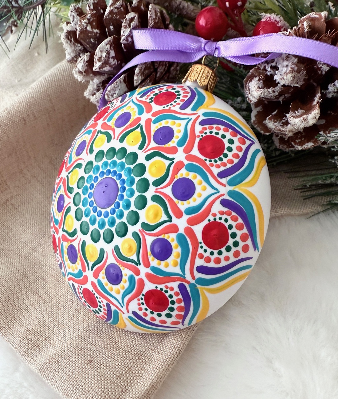 Glob pictat manual - Curcubeu - crăciun - decorațiuni de crăciun de casă - globuri de crăciun - Artynos.ro