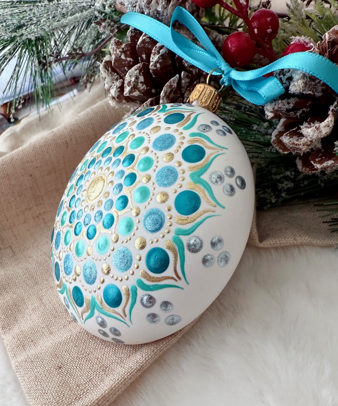 Glob pictat manual - Fulg de nea - crăciun - decorațiuni de crăciun de casă - globuri de crăciun - Artynos.ro