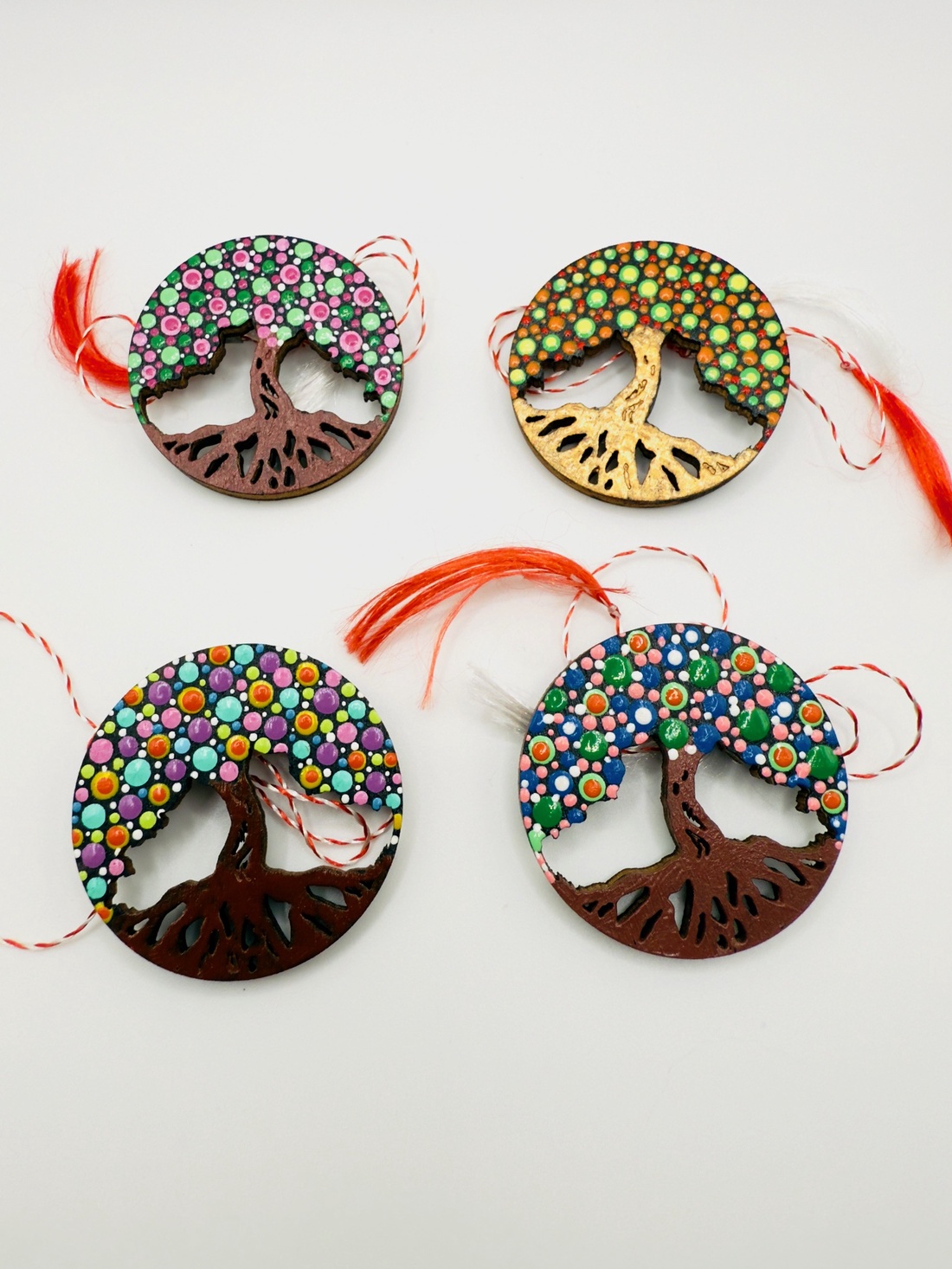 Broșă Mărțișor copacul vietii � pictură decorativă pe lemn - bijuterii - mărțișor - Artynos.ro