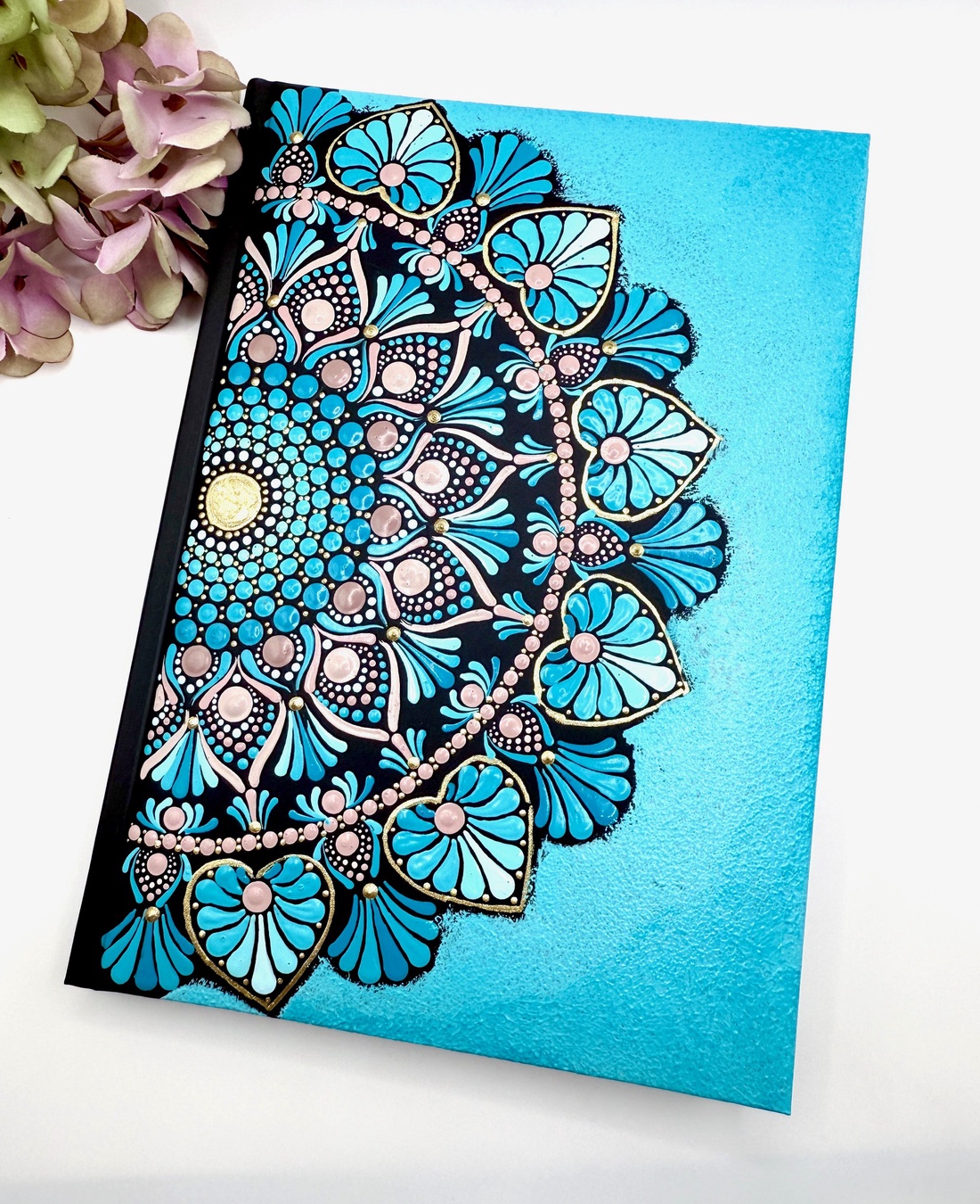 Agendă pictată manual � Mandală albastru azur - casă & stil de viață - produse de papetărie - caiete și jurnale - Artynos.ro