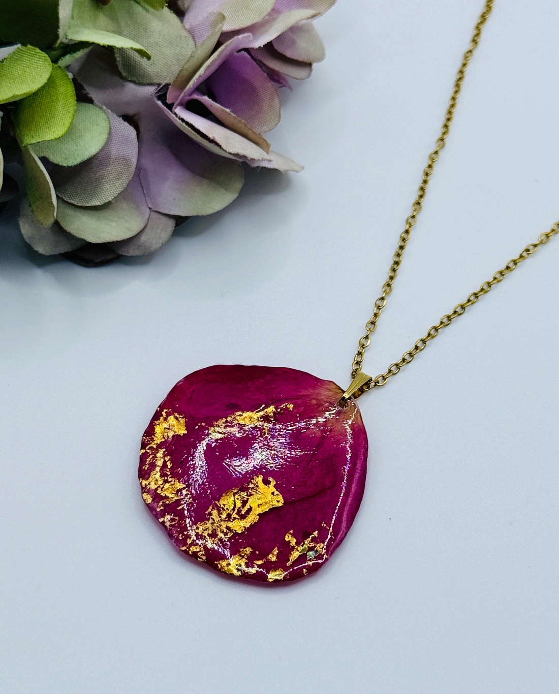 Pandantiv Handmade cu Petale de Trandafir Natural - bijuterii - coliere - pandative - Artynos.ro