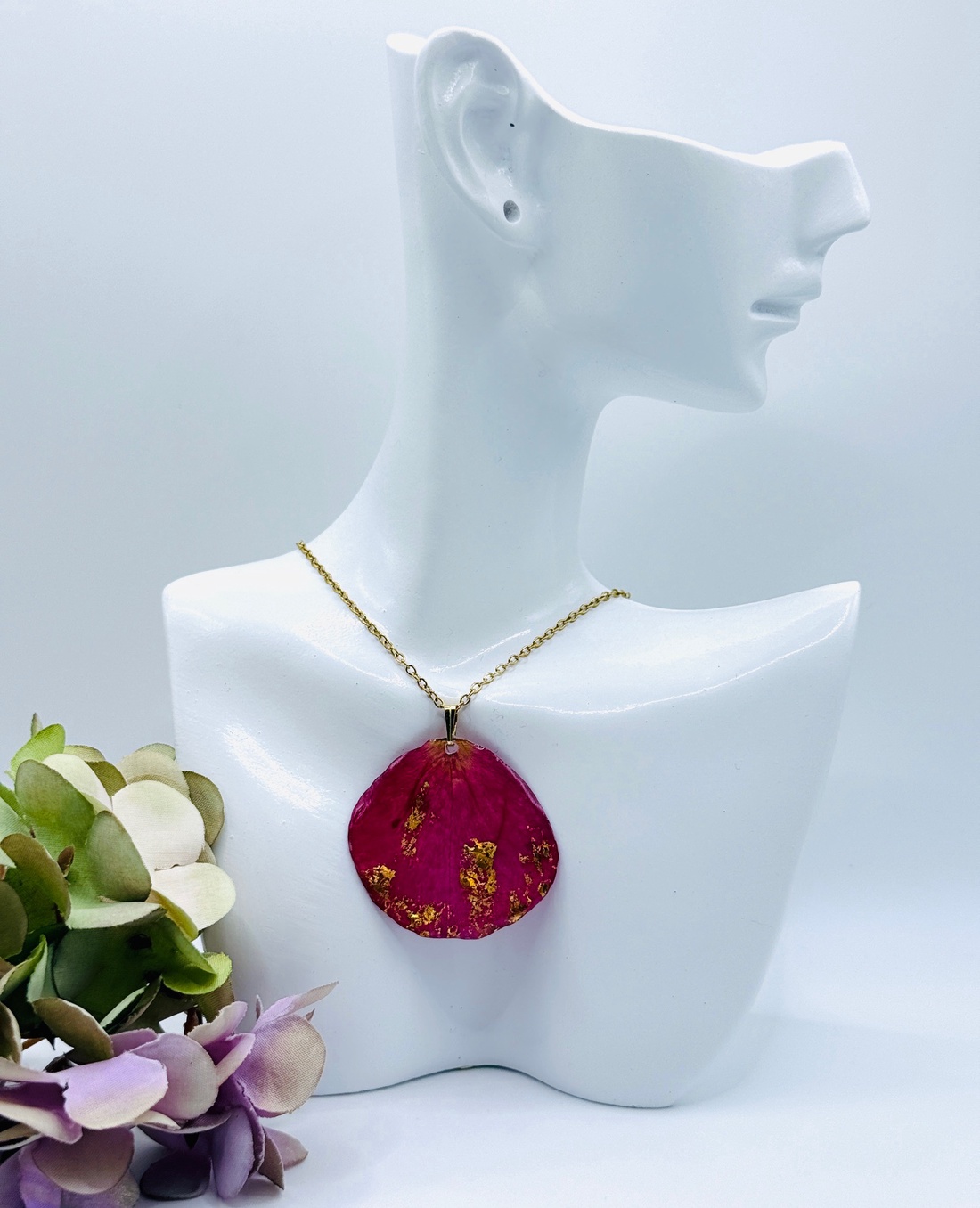 Pandantiv Handmade cu Petale de Trandafir Natural - bijuterii - coliere - pandative - Artynos.ro